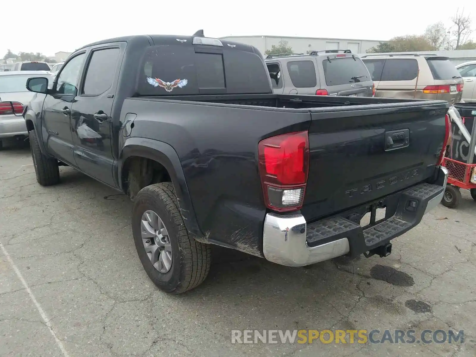 3 Photograph of a damaged car 3TMAZ5CN1KM096316 TOYOTA TACOMA 2019