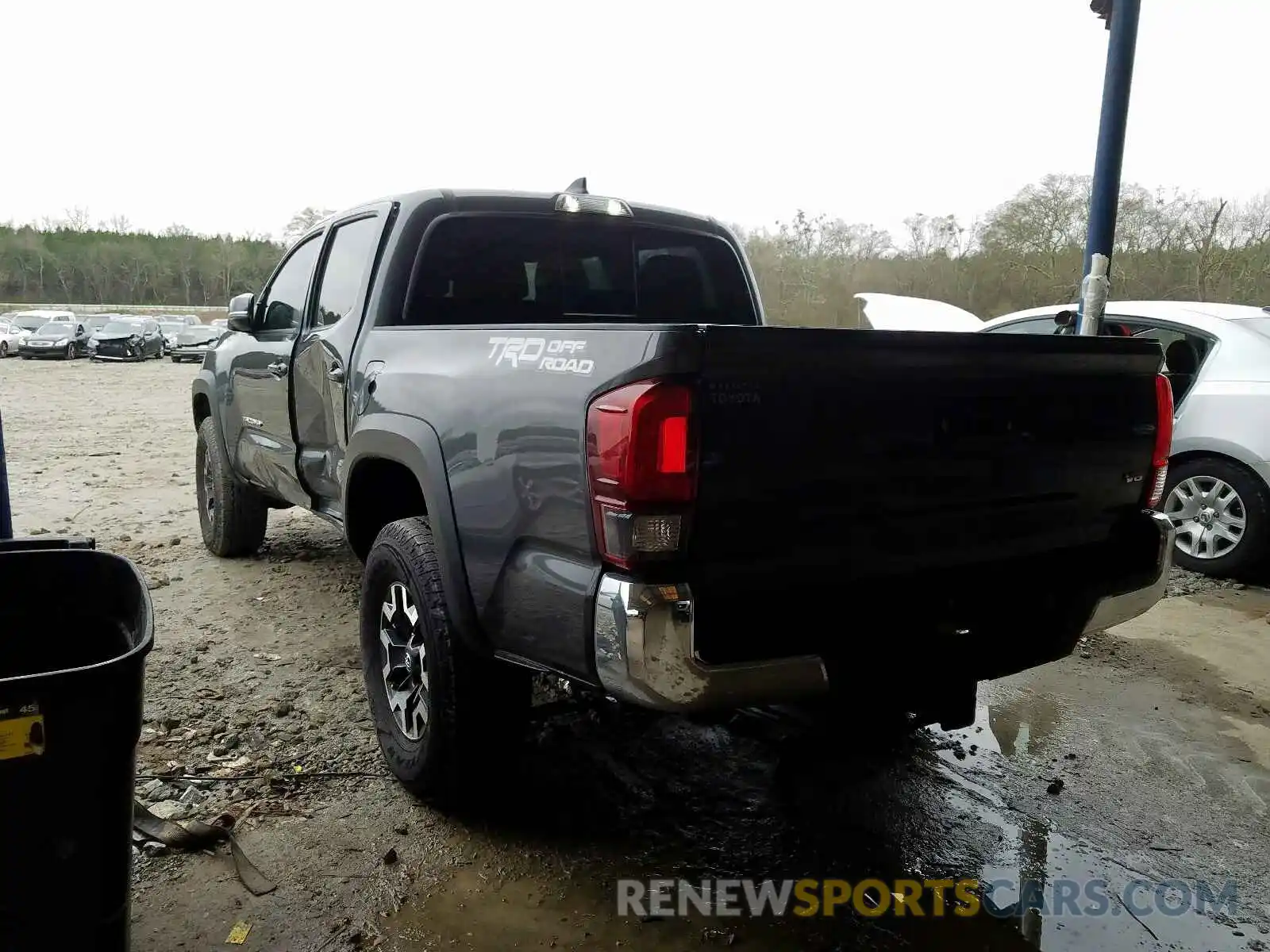 3 Photograph of a damaged car 3TMAZ5CN1KM096445 TOYOTA TACOMA 2019