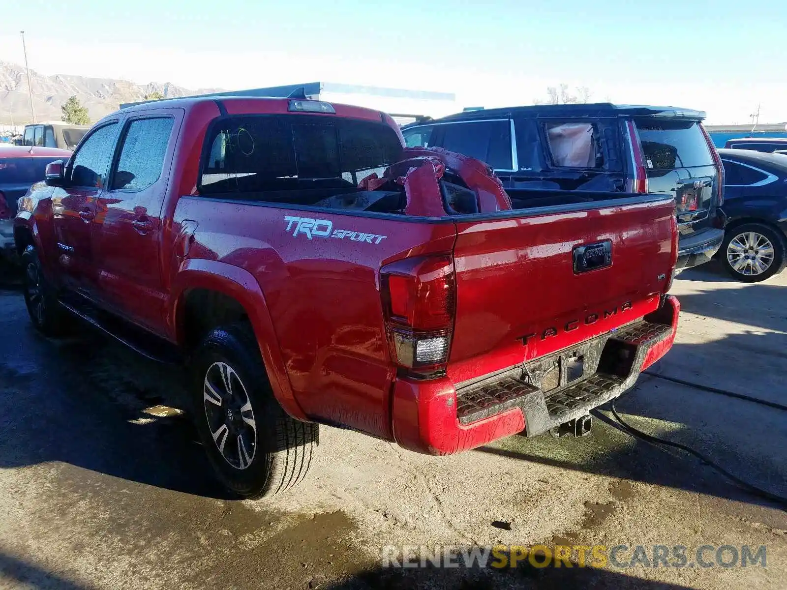 3 Photograph of a damaged car 3TMAZ5CN1KM097319 TOYOTA TACOMA 2019