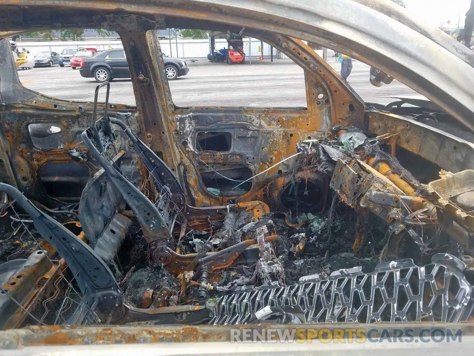 5 Photograph of a damaged car 3TMAZ5CN1KM098244 TOYOTA TACOMA 2019