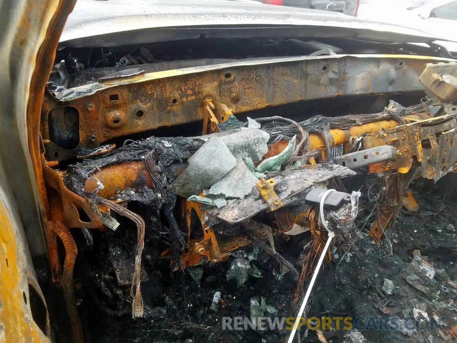 8 Фотография поврежденного автомобиля 3TMAZ5CN1KM098244 TOYOTA TACOMA 2019