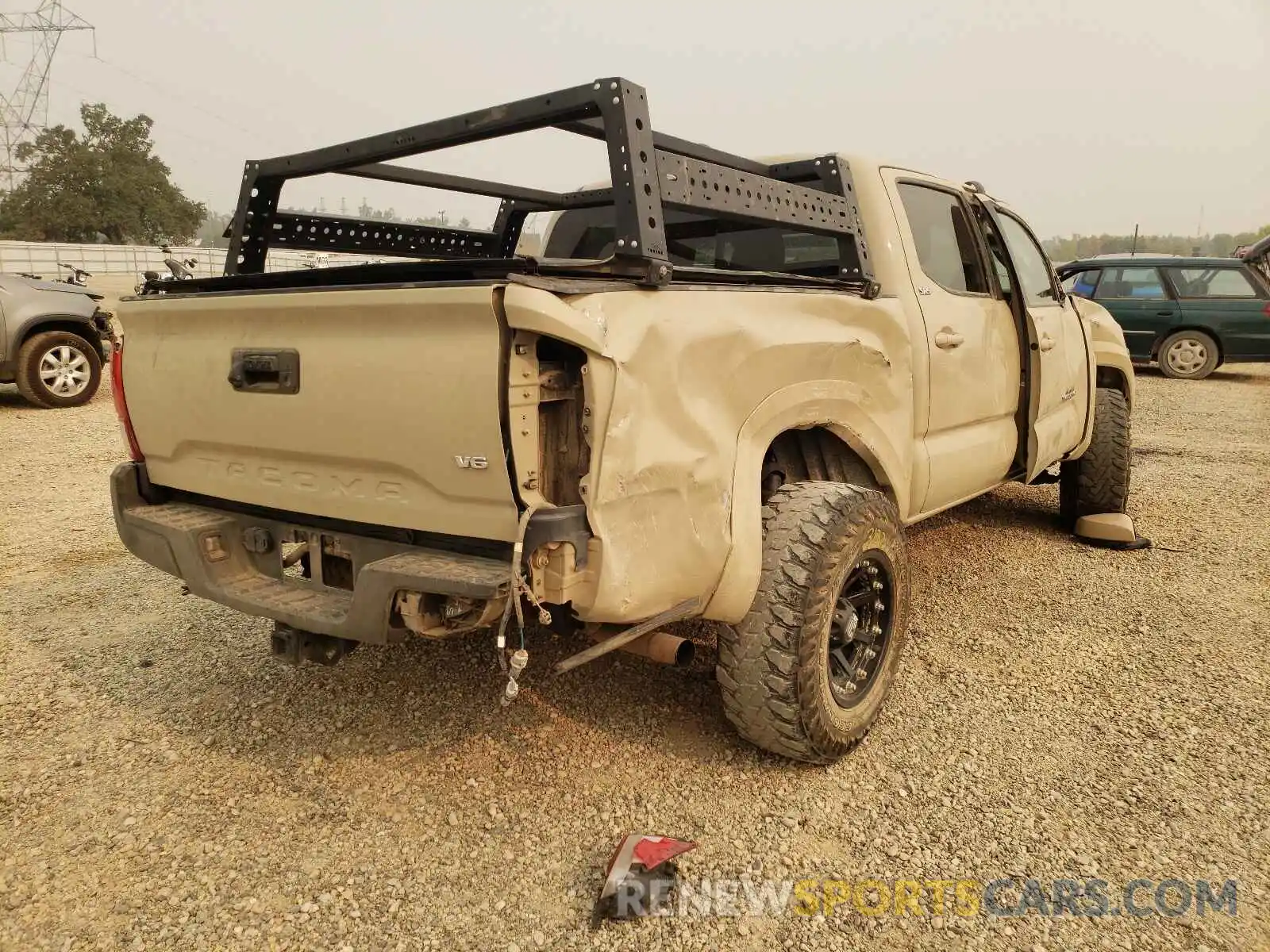 4 Photograph of a damaged car 3TMAZ5CN1KM098437 TOYOTA TACOMA 2019