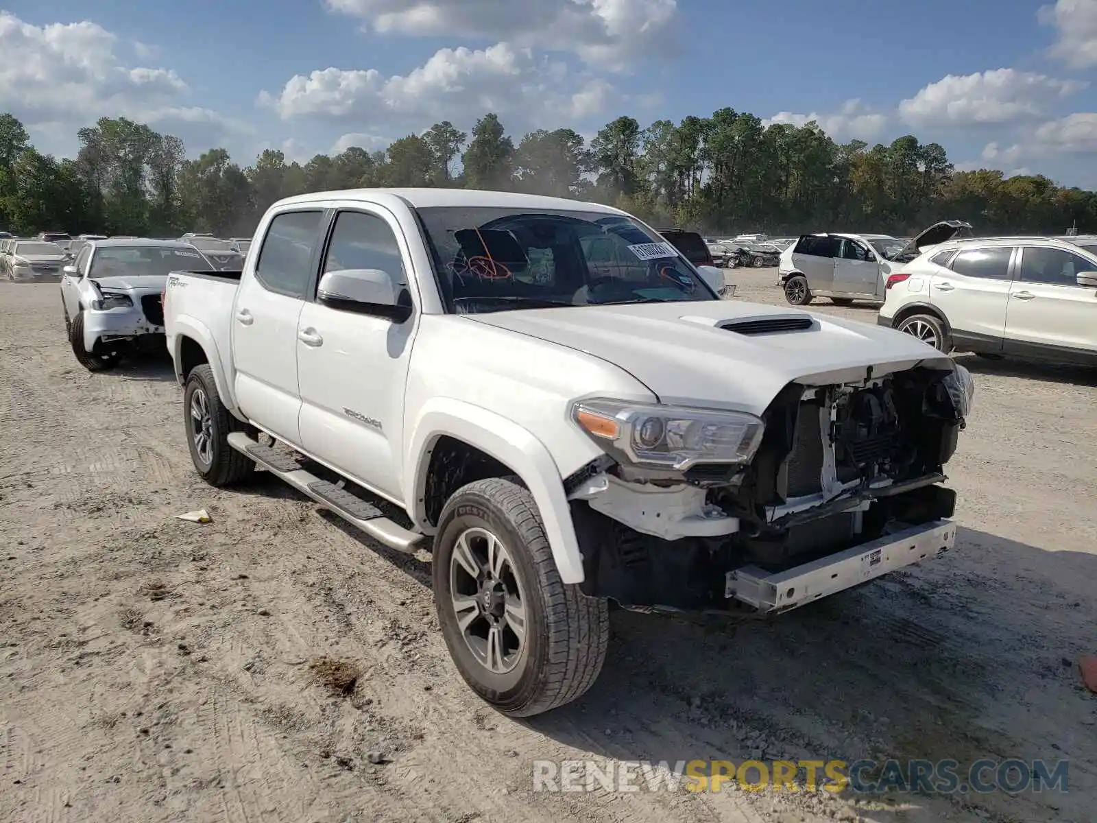 1 Photograph of a damaged car 3TMAZ5CN1KM099992 TOYOTA TACOMA 2019