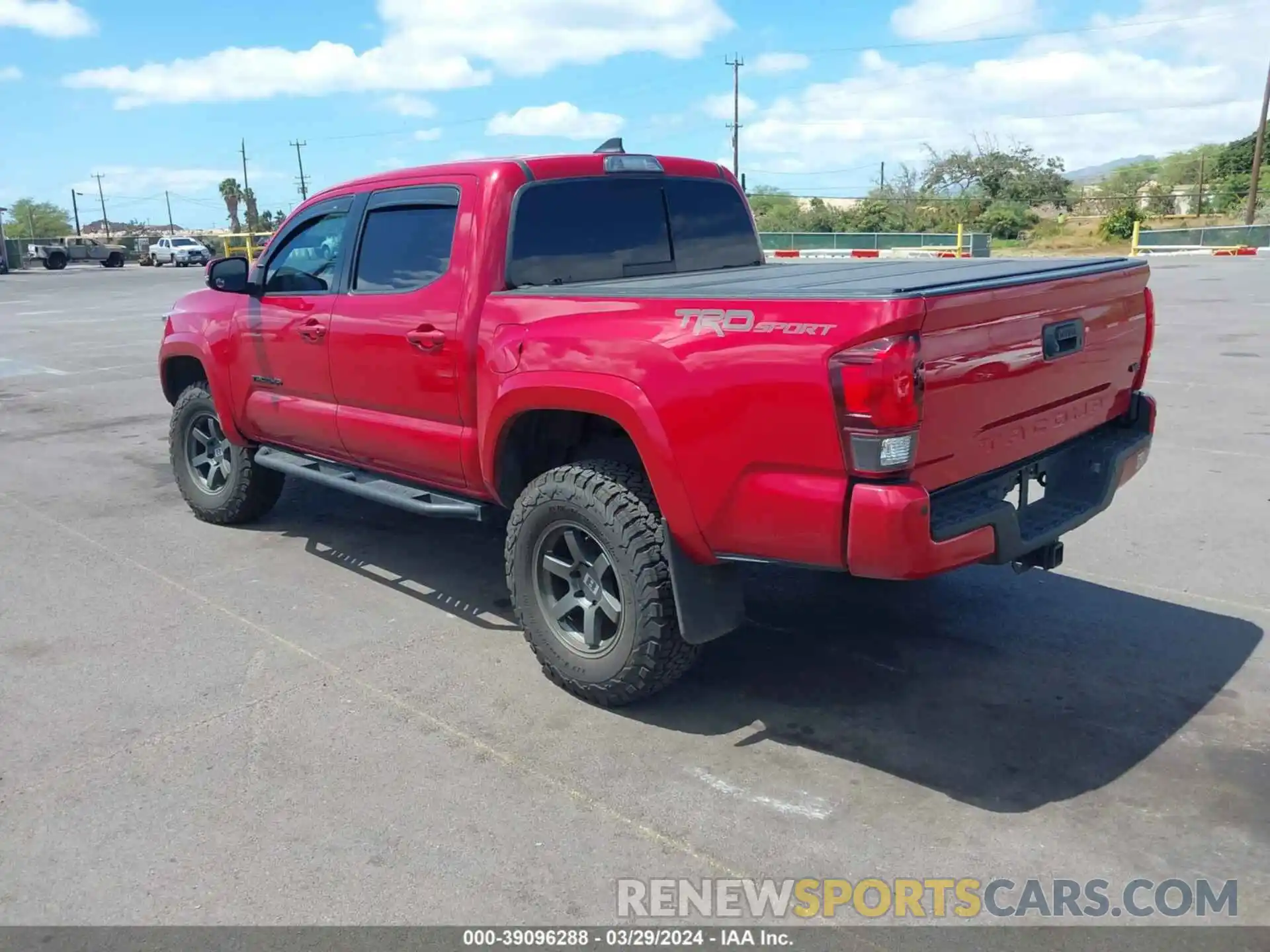 3 Фотография поврежденного автомобиля 3TMAZ5CN1KM102292 TOYOTA TACOMA 2019