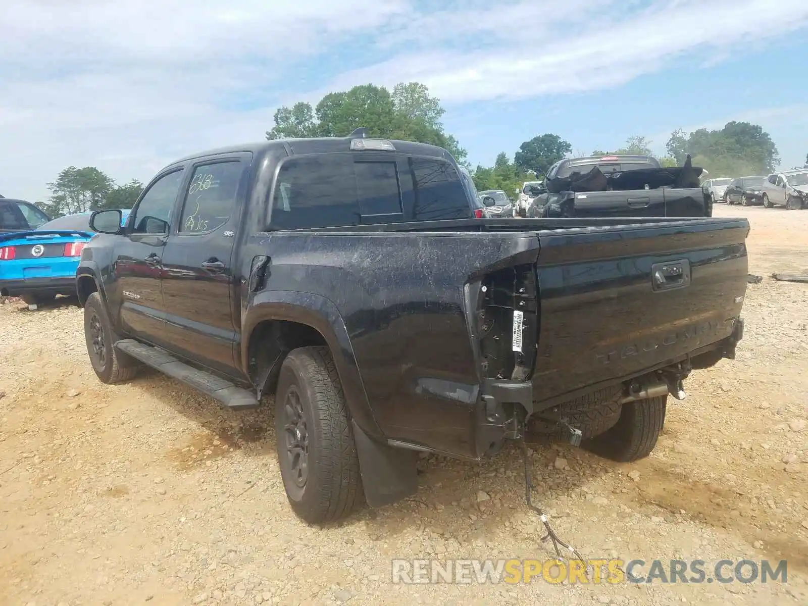 3 Photograph of a damaged car 3TMAZ5CN1KM102941 TOYOTA TACOMA 2019