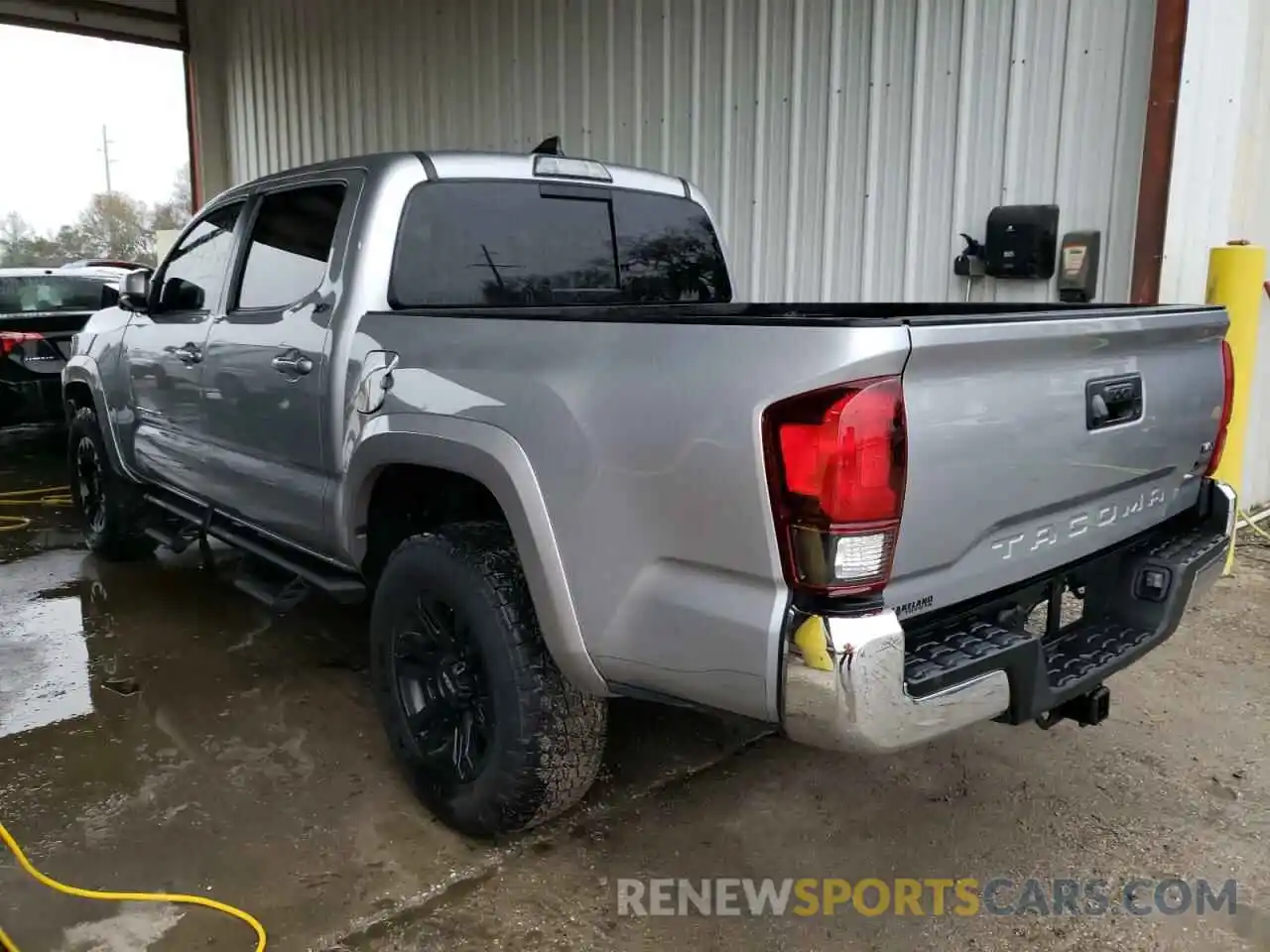 3 Photograph of a damaged car 3TMAZ5CN1KM103748 TOYOTA TACOMA 2019