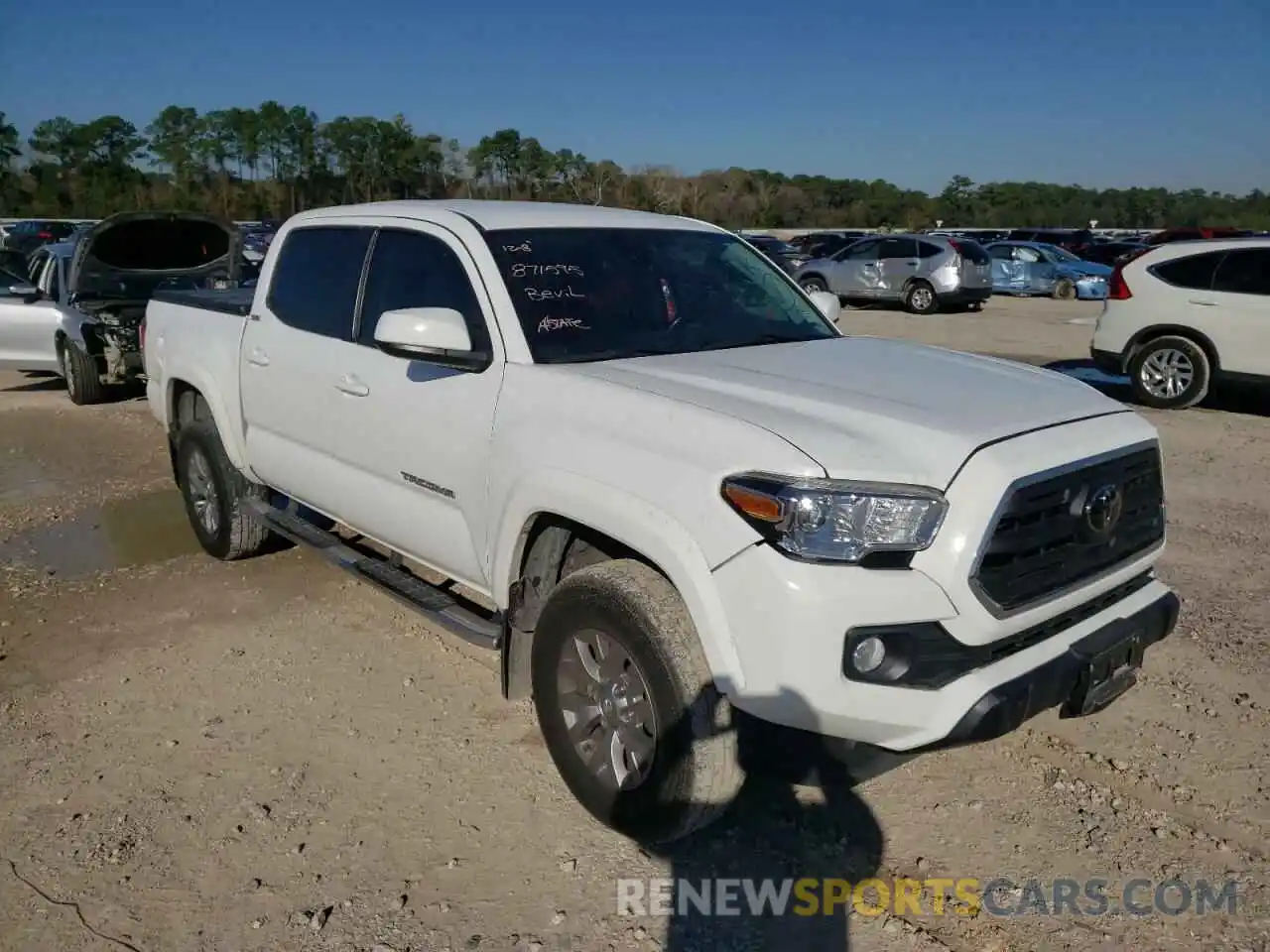 1 Photograph of a damaged car 3TMAZ5CN1KM104818 TOYOTA TACOMA 2019