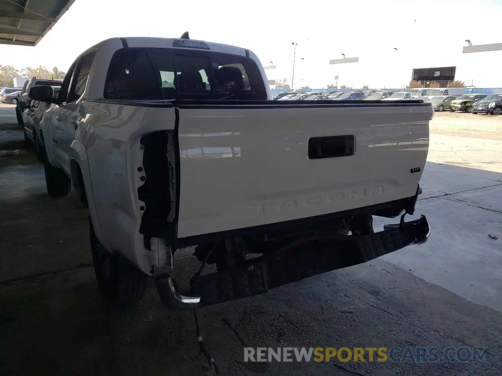 9 Photograph of a damaged car 3TMAZ5CN1KM105192 TOYOTA TACOMA 2019