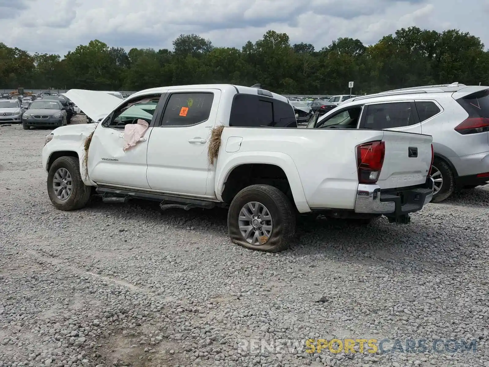 3 Photograph of a damaged car 3TMAZ5CN1KM107203 TOYOTA TACOMA 2019