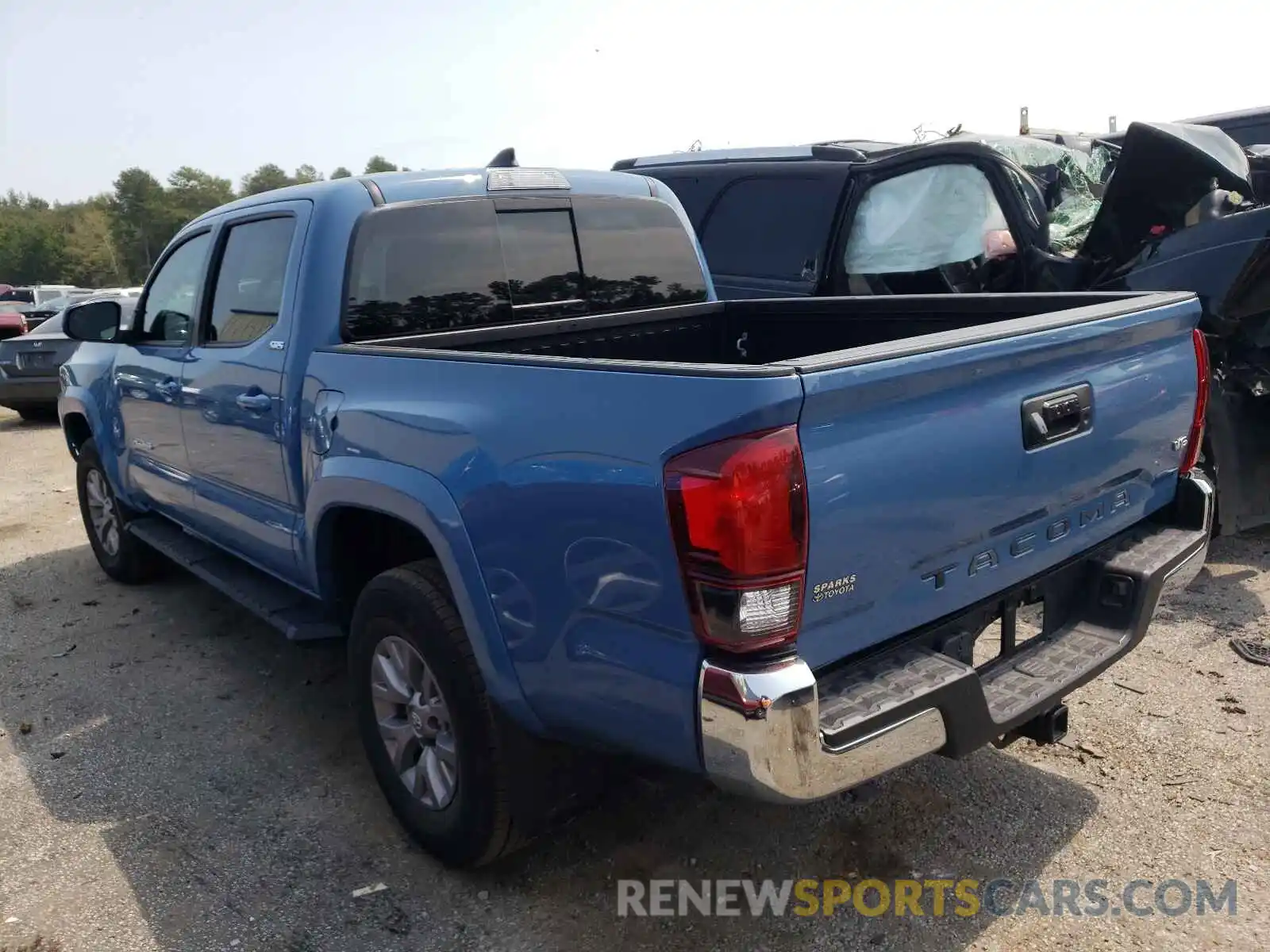 3 Photograph of a damaged car 3TMAZ5CN1KM108108 TOYOTA TACOMA 2019