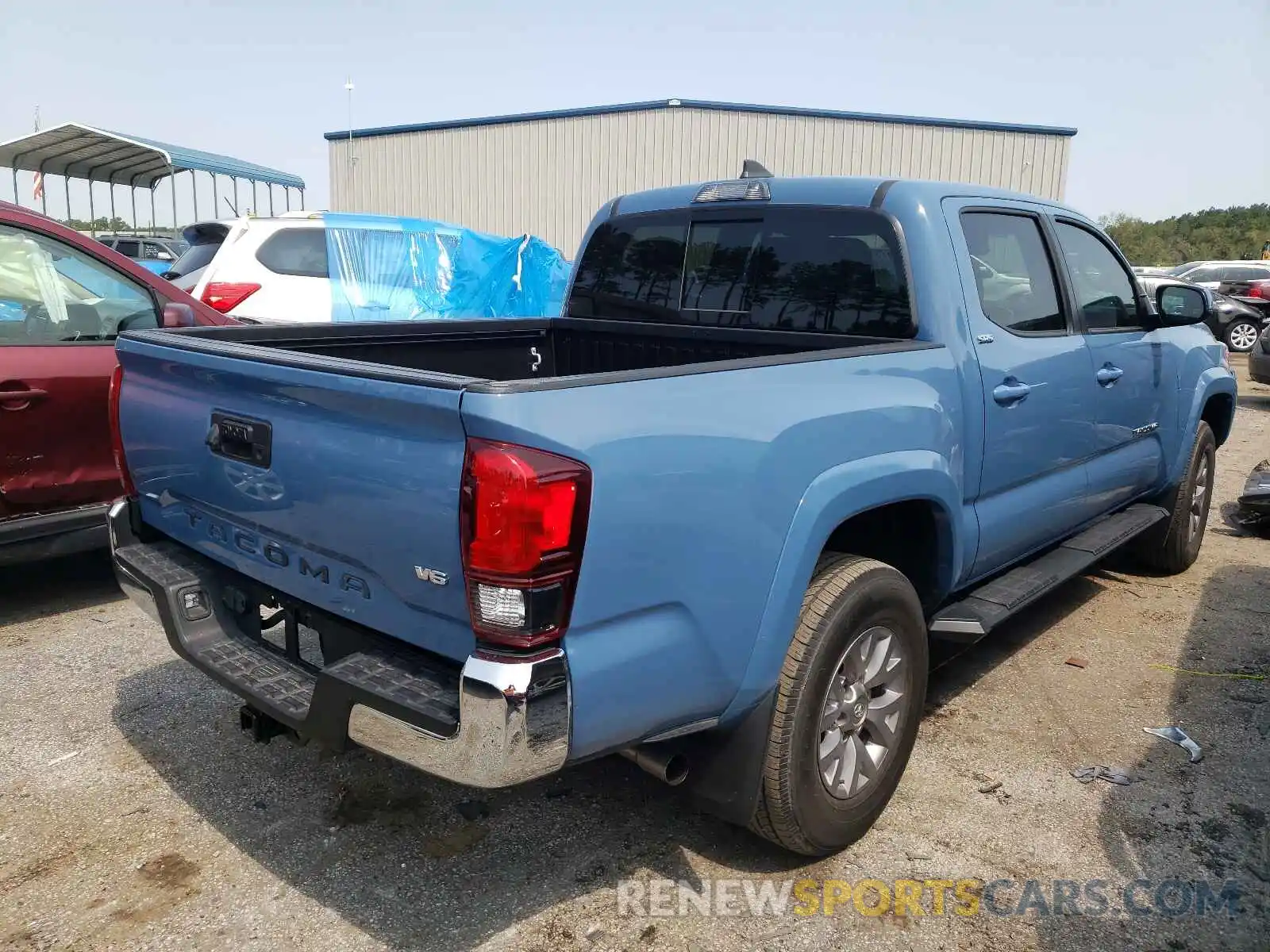 4 Photograph of a damaged car 3TMAZ5CN1KM108108 TOYOTA TACOMA 2019