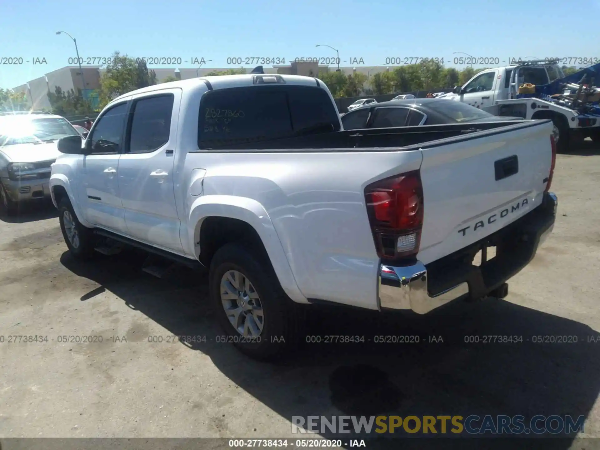 3 Photograph of a damaged car 3TMAZ5CN1KM110604 TOYOTA TACOMA 2019