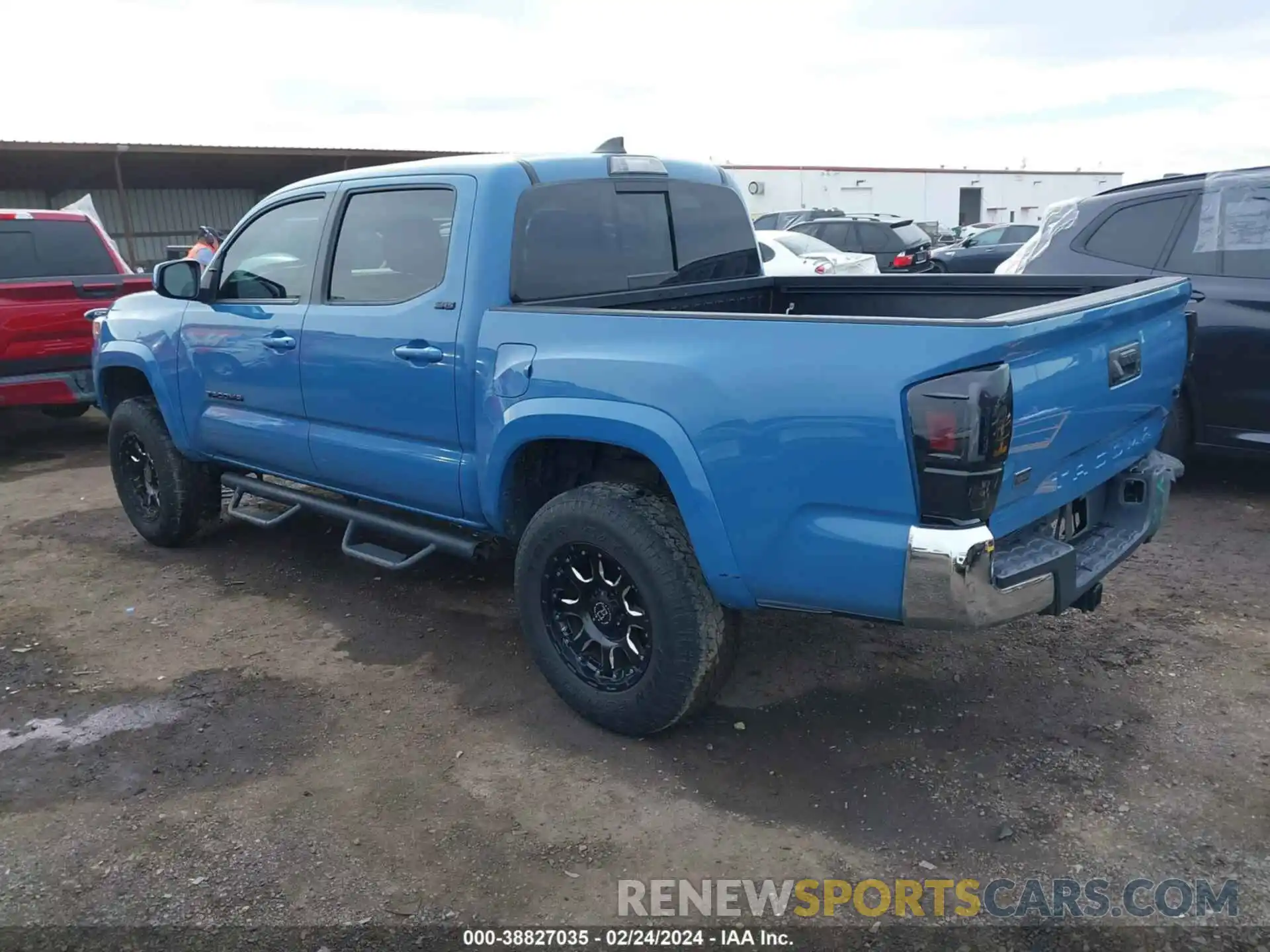 3 Photograph of a damaged car 3TMAZ5CN2KM080285 TOYOTA TACOMA 2019