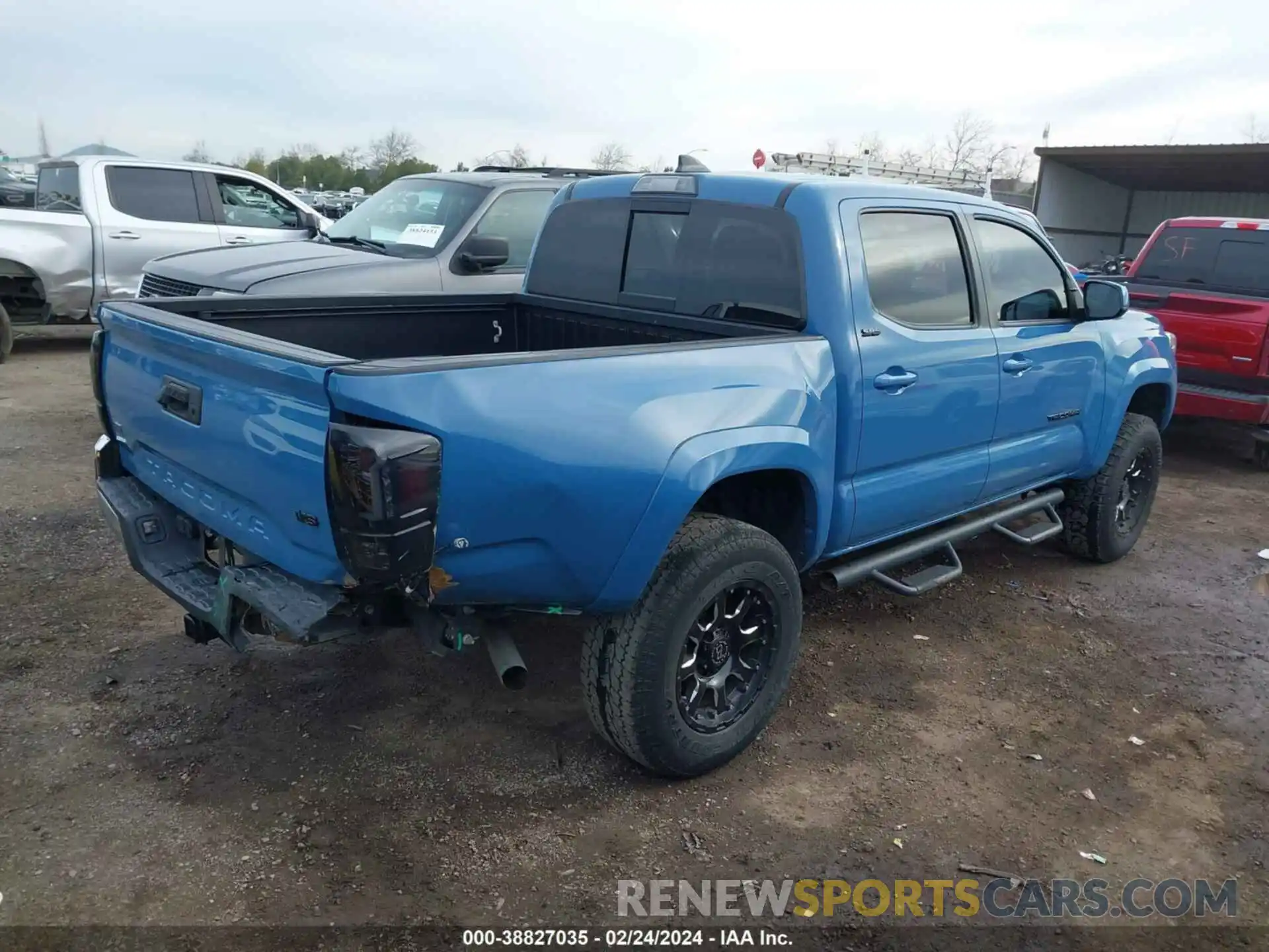 4 Photograph of a damaged car 3TMAZ5CN2KM080285 TOYOTA TACOMA 2019