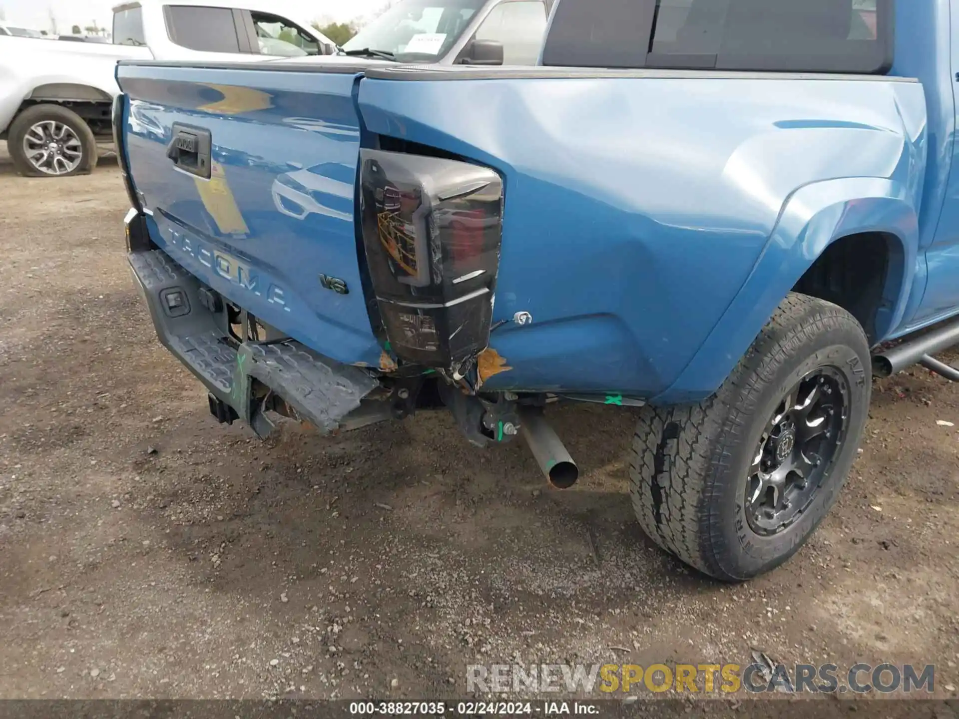 6 Photograph of a damaged car 3TMAZ5CN2KM080285 TOYOTA TACOMA 2019