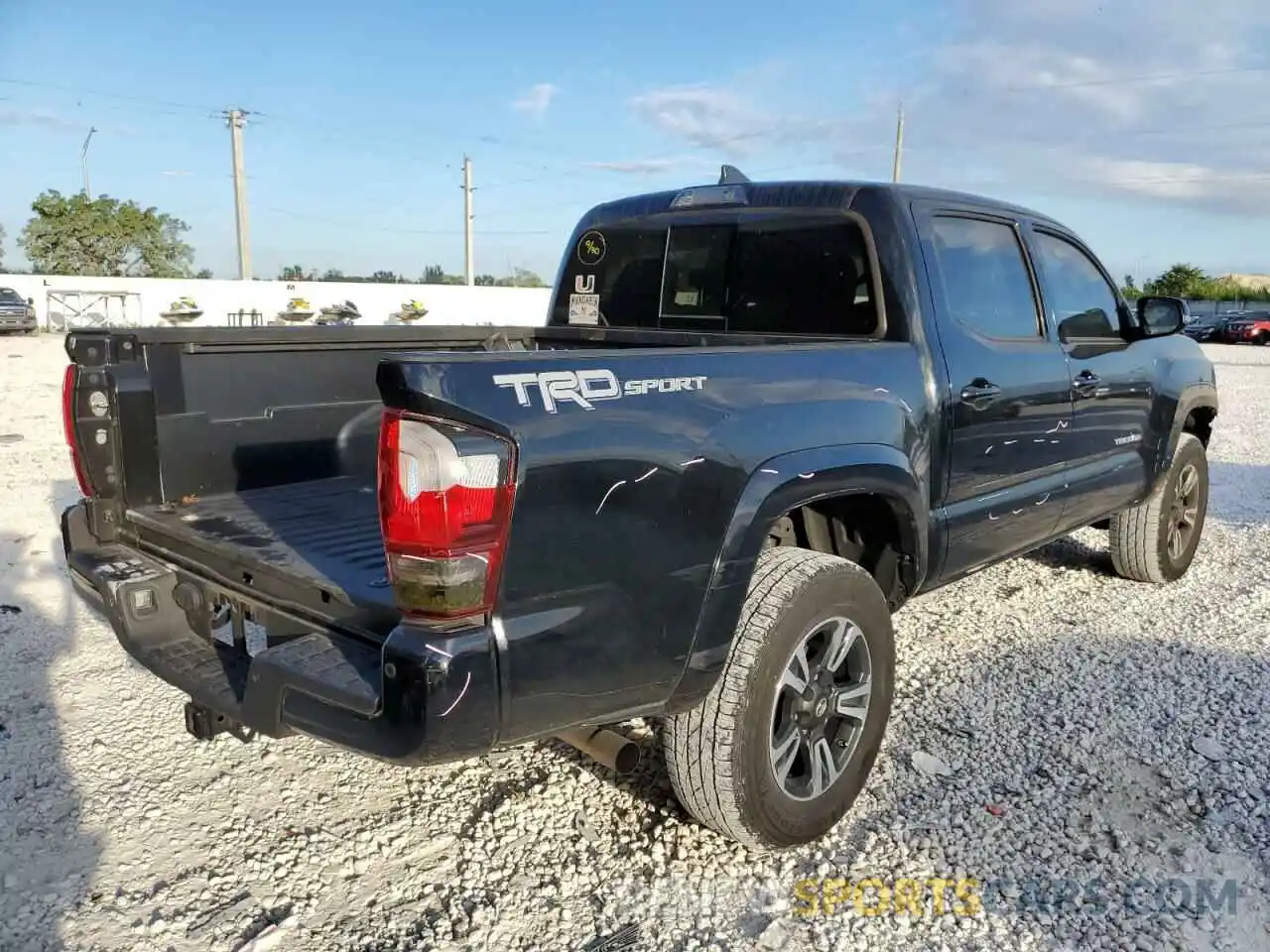 4 Фотография поврежденного автомобиля 3TMAZ5CN2KM081663 TOYOTA TACOMA 2019