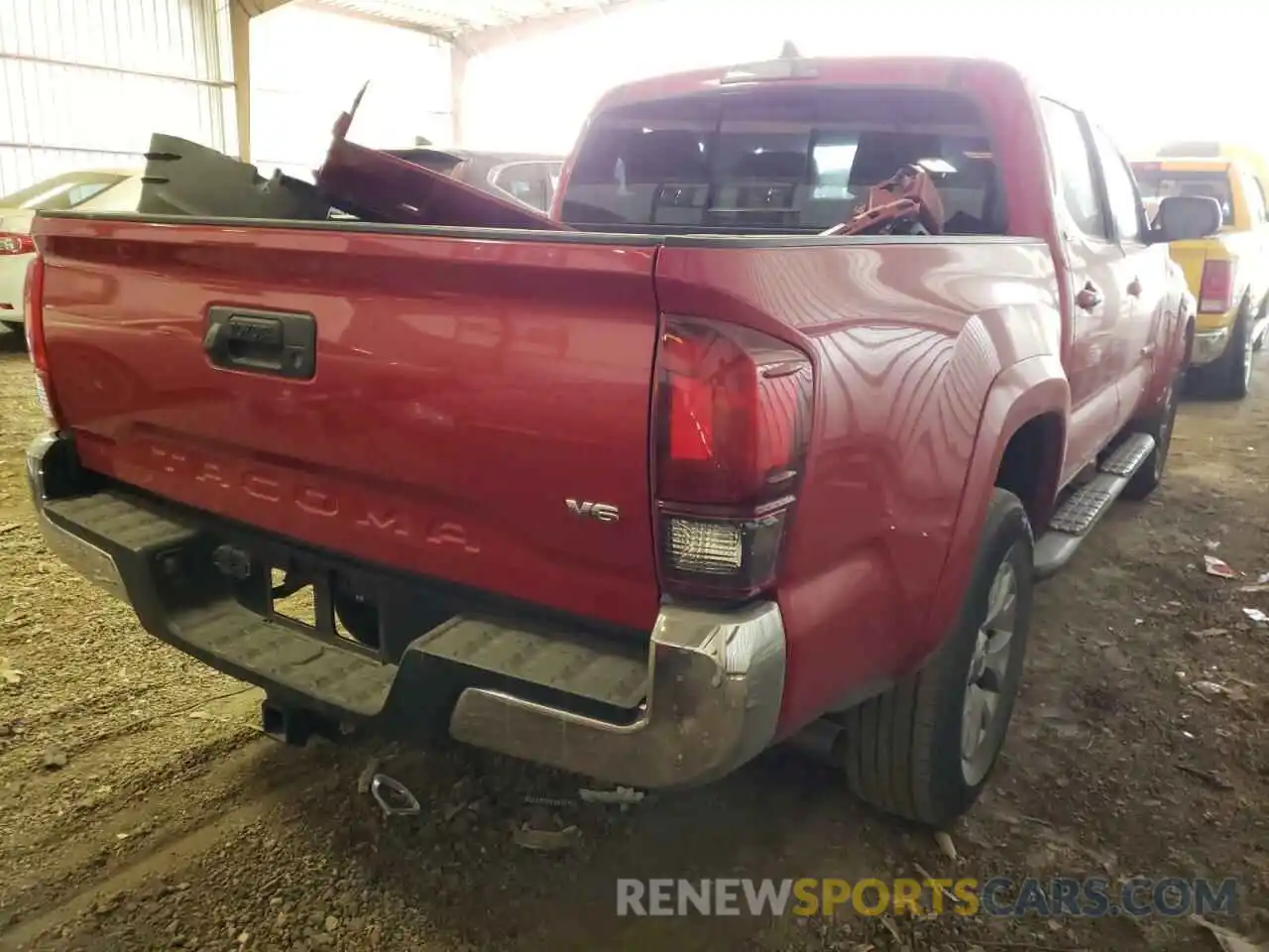 4 Photograph of a damaged car 3TMAZ5CN2KM082411 TOYOTA TACOMA 2019