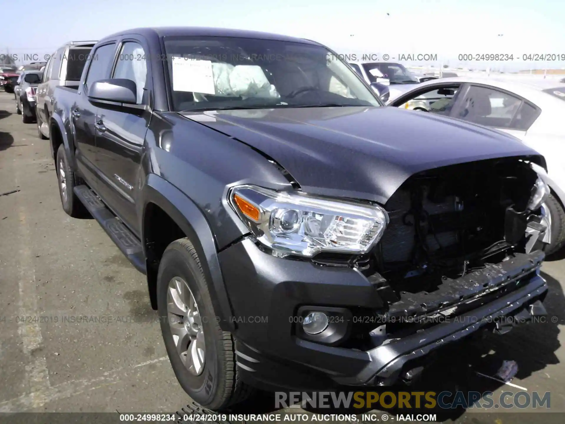 1 Photograph of a damaged car 3TMAZ5CN2KM082599 TOYOTA TACOMA 2019