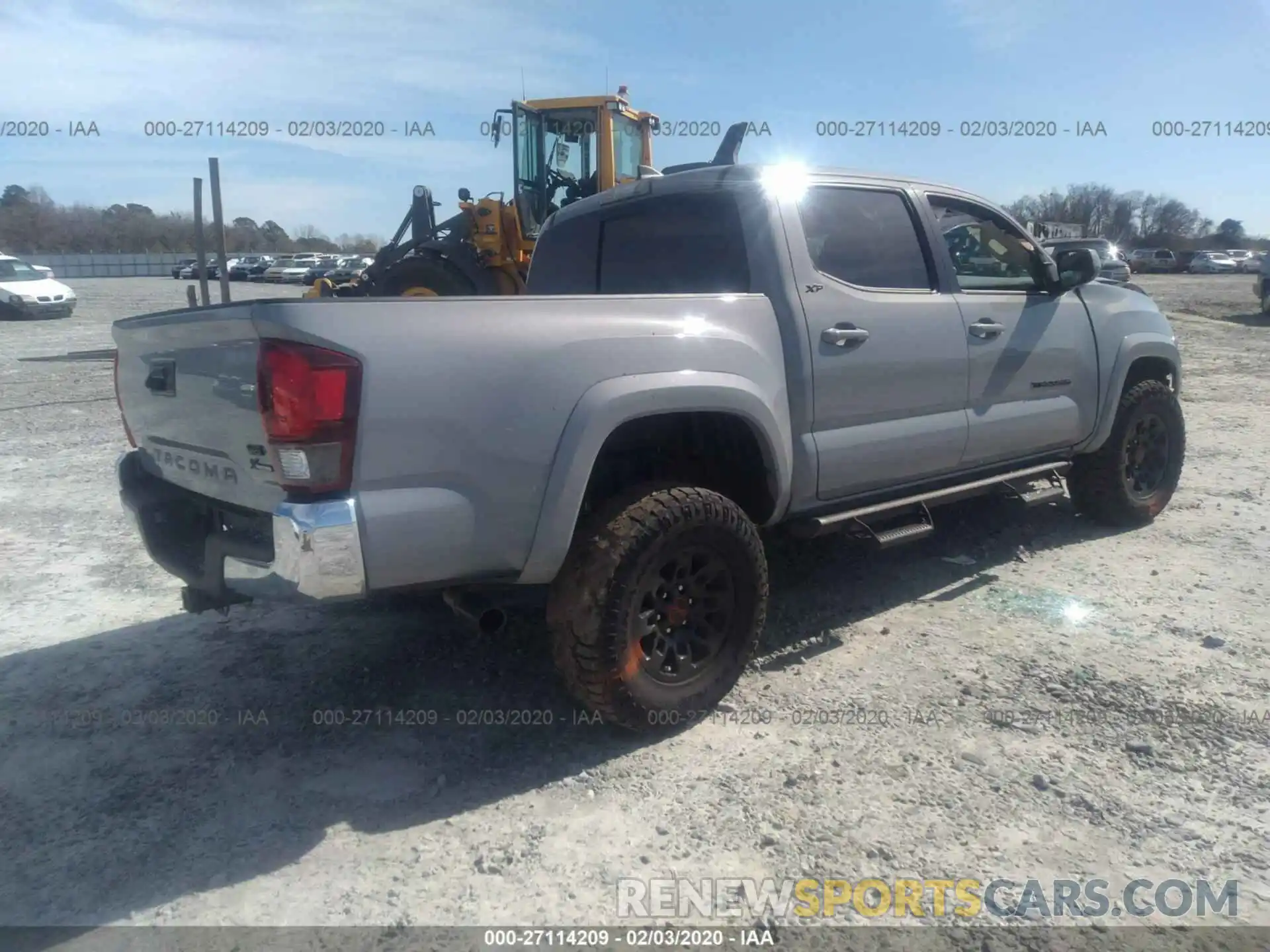 4 Photograph of a damaged car 3TMAZ5CN2KM083560 TOYOTA TACOMA 2019