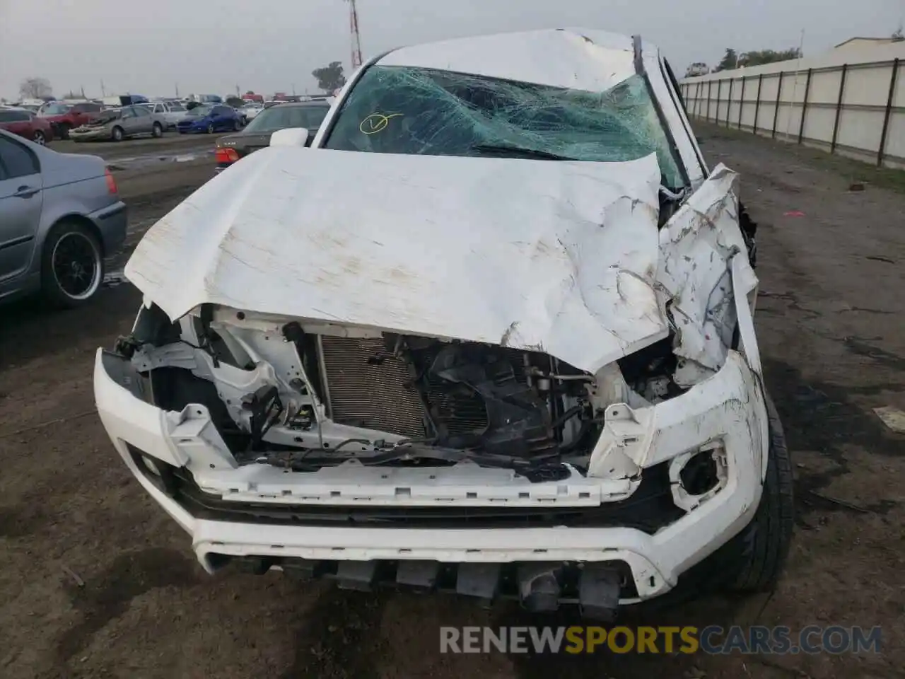 9 Photograph of a damaged car 3TMAZ5CN2KM084613 TOYOTA TACOMA 2019