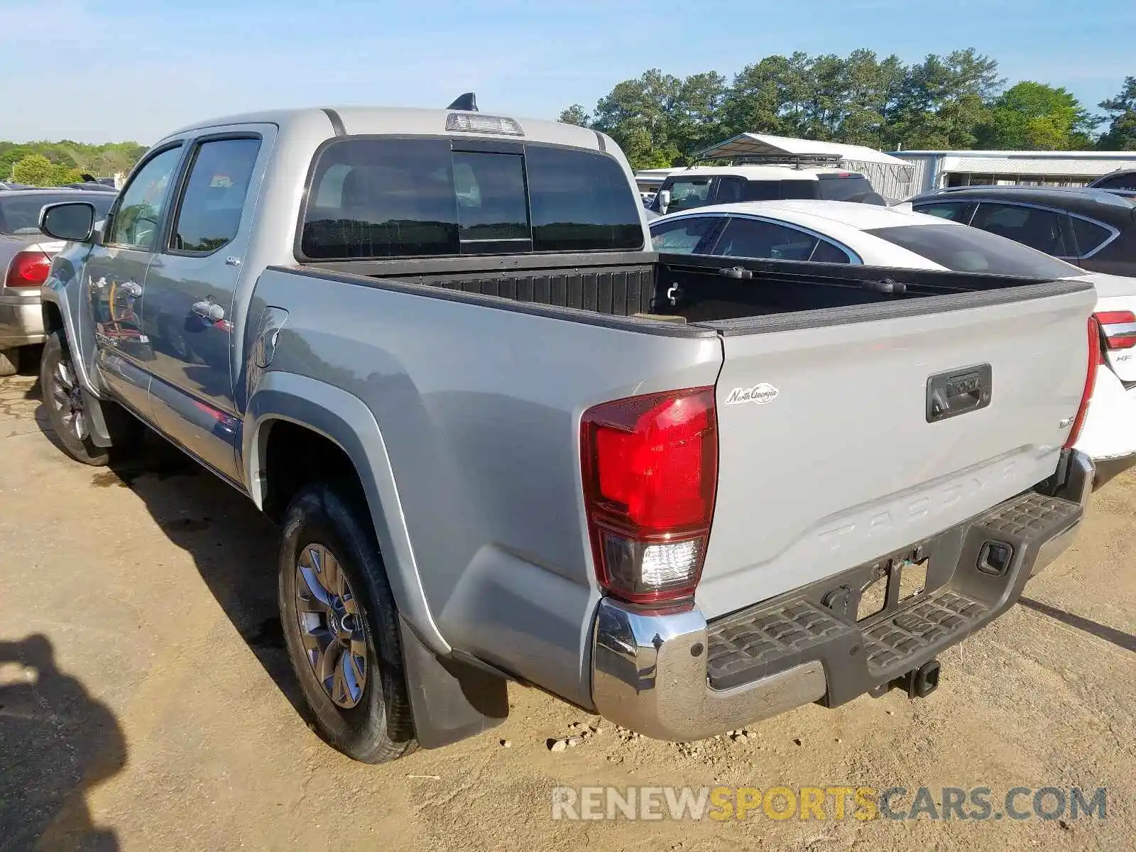 3 Photograph of a damaged car 3TMAZ5CN2KM090461 TOYOTA TACOMA 2019