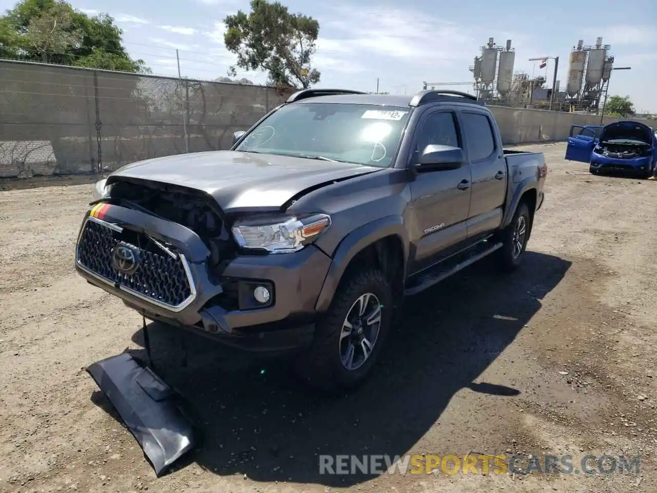 2 Photograph of a damaged car 3TMAZ5CN2KM092016 TOYOTA TACOMA 2019