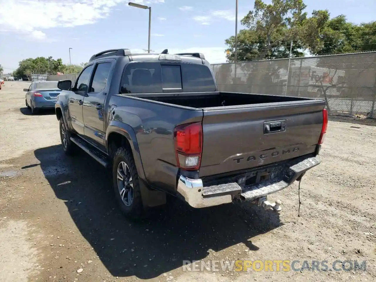 3 Photograph of a damaged car 3TMAZ5CN2KM092016 TOYOTA TACOMA 2019