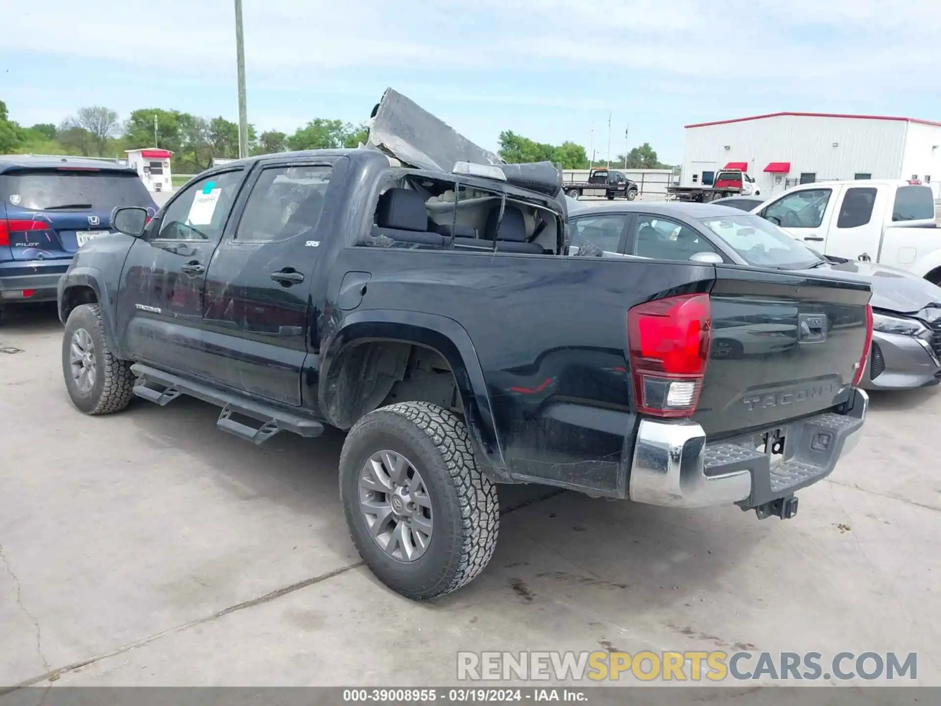 3 Photograph of a damaged car 3TMAZ5CN2KM096048 TOYOTA TACOMA 2019