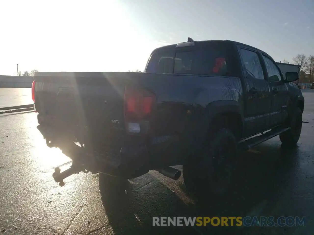 4 Photograph of a damaged car 3TMAZ5CN2KM096566 TOYOTA TACOMA 2019