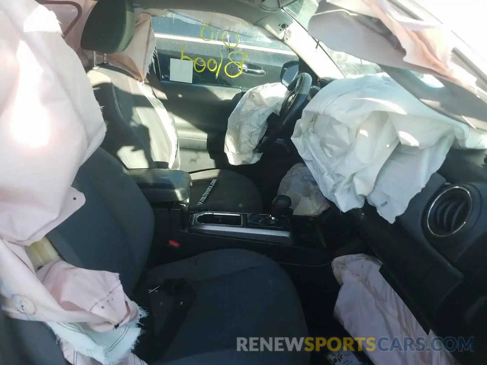 5 Photograph of a damaged car 3TMAZ5CN2KM097216 TOYOTA TACOMA 2019