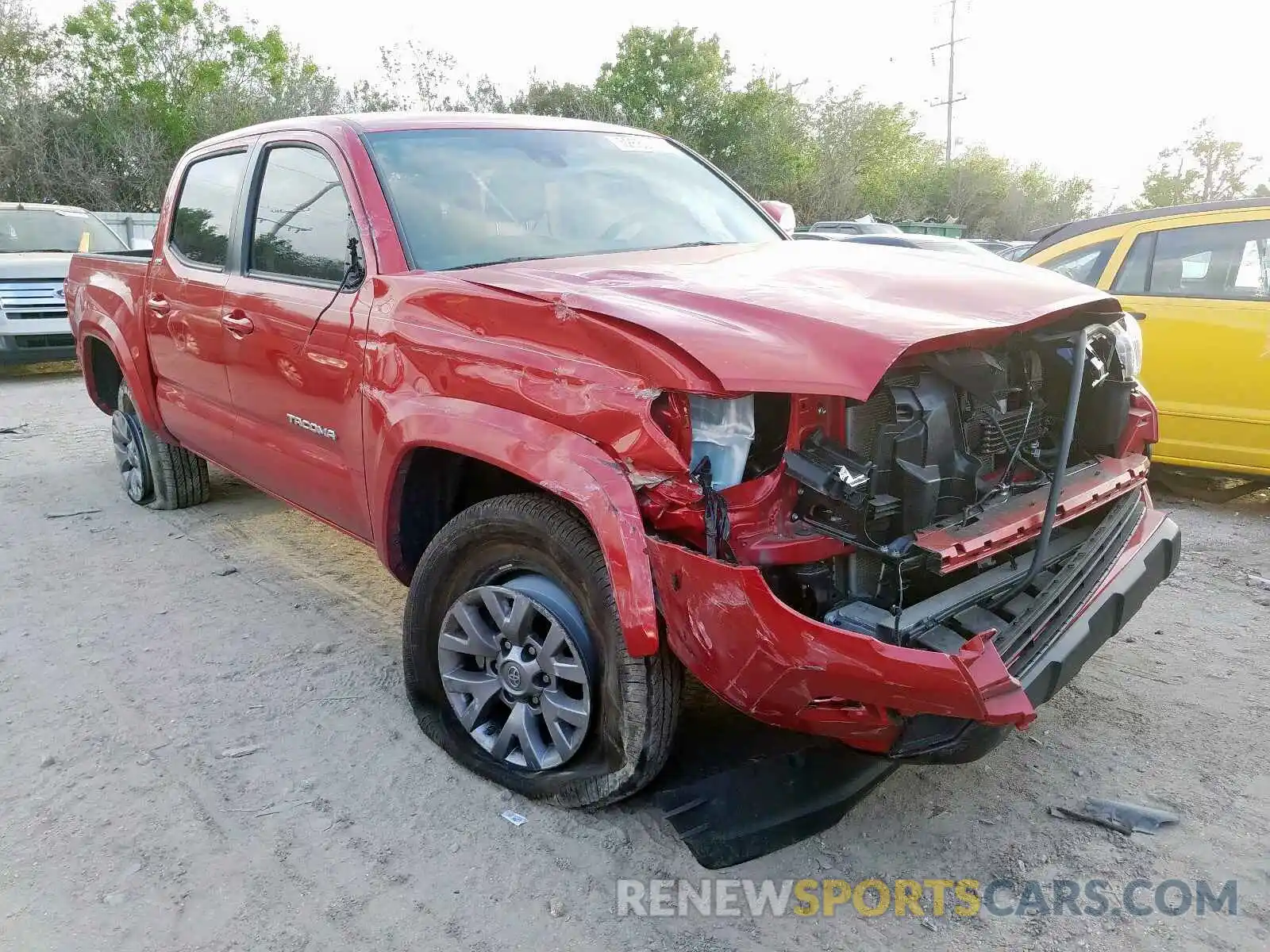 1 Photograph of a damaged car 3TMAZ5CN2KM100339 TOYOTA TACOMA 2019