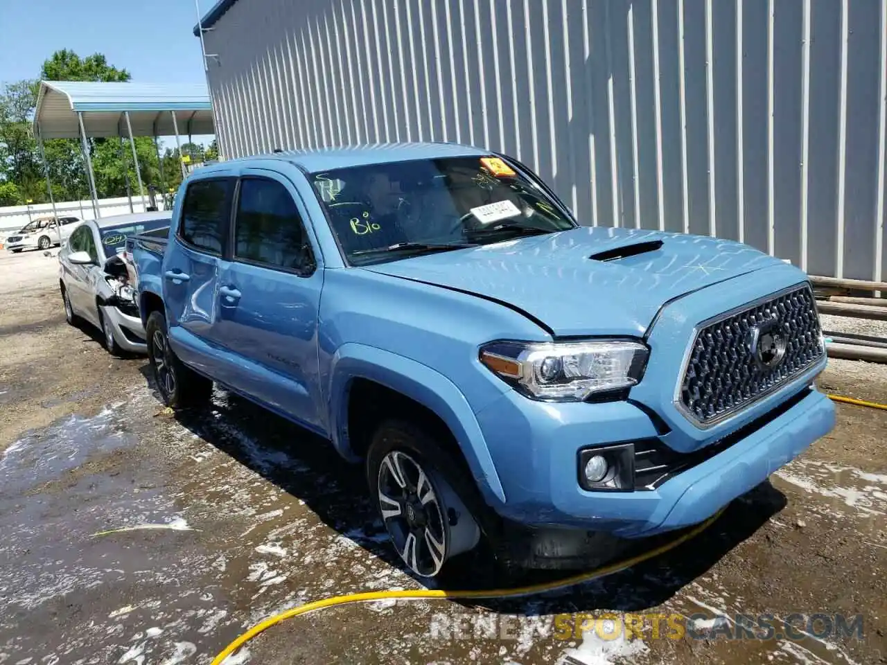 1 Photograph of a damaged car 3TMAZ5CN2KM101944 TOYOTA TACOMA 2019