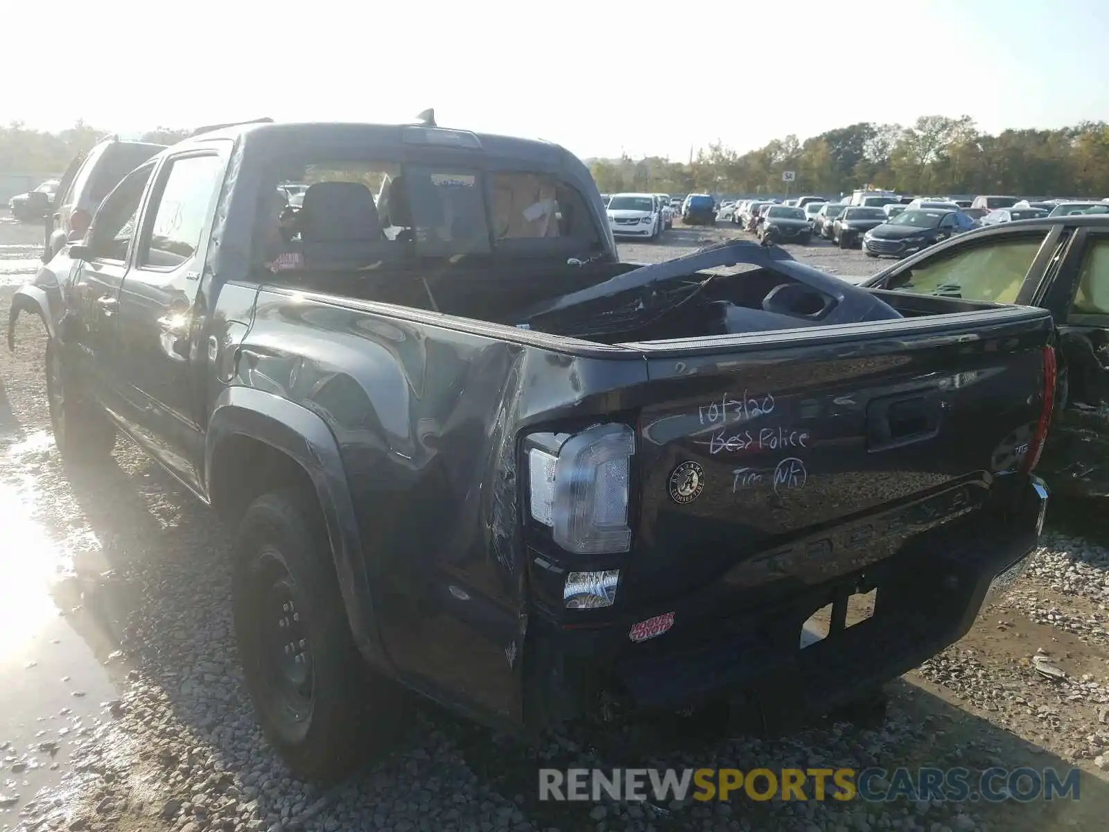 3 Photograph of a damaged car 3TMAZ5CN2KM103032 TOYOTA TACOMA 2019