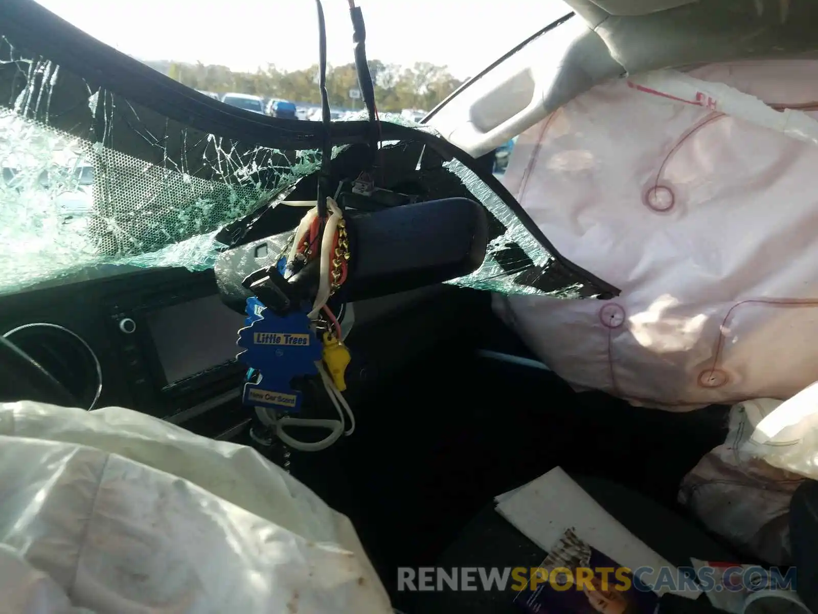 9 Photograph of a damaged car 3TMAZ5CN2KM103032 TOYOTA TACOMA 2019