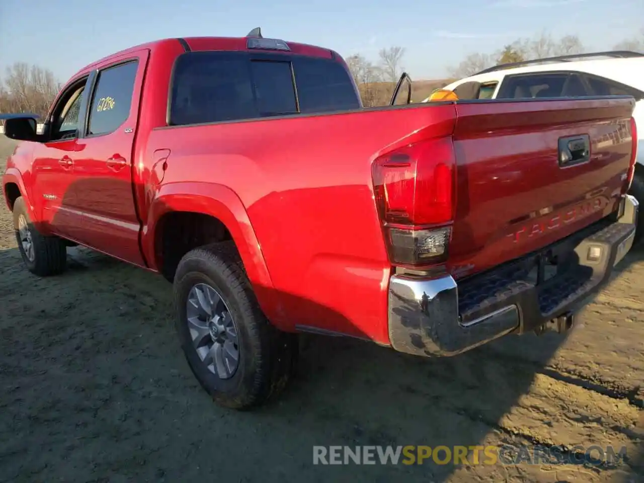 3 Photograph of a damaged car 3TMAZ5CN2KM104553 TOYOTA TACOMA 2019