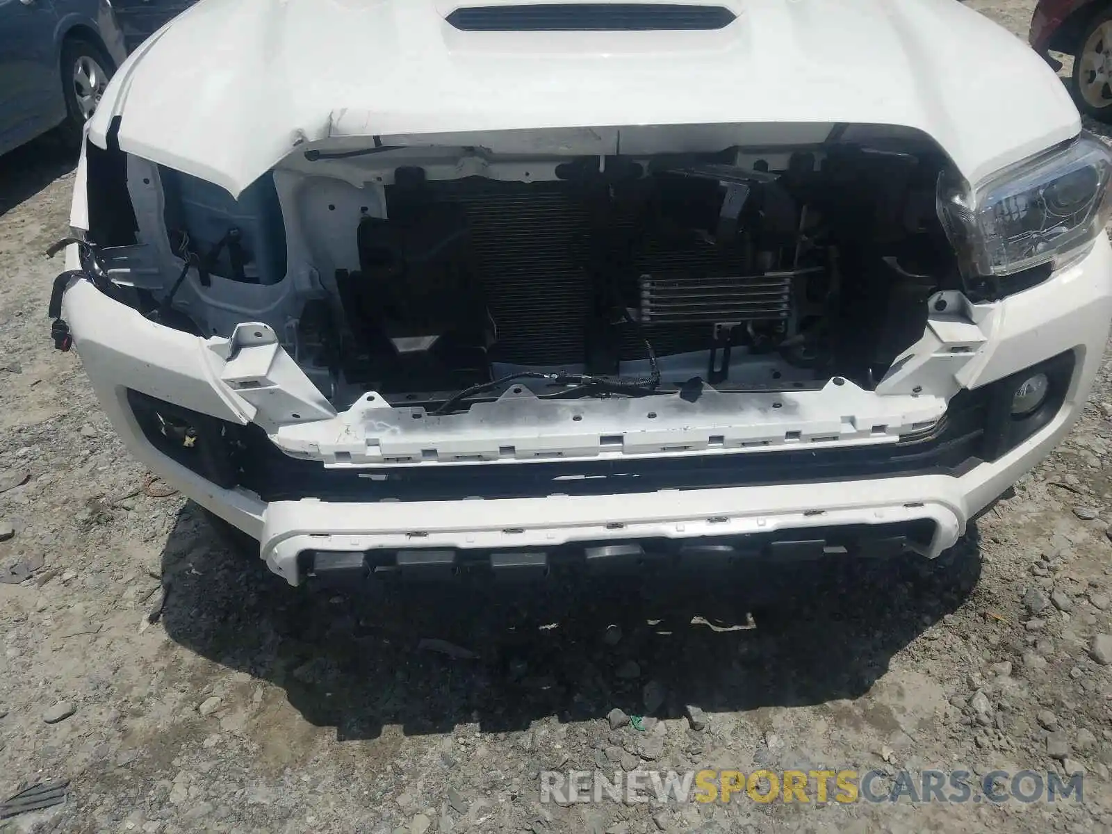 9 Photograph of a damaged car 3TMAZ5CN2KM105606 TOYOTA TACOMA 2019