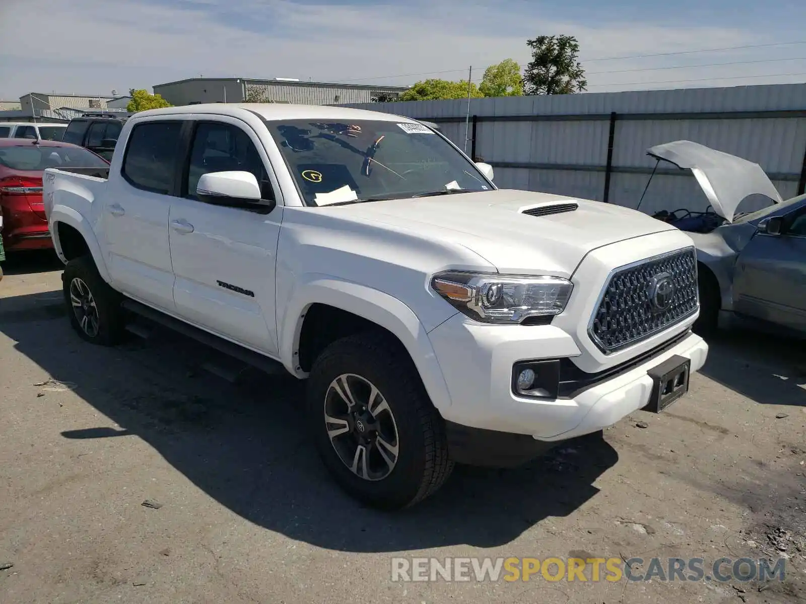 1 Фотография поврежденного автомобиля 3TMAZ5CN2KM105931 TOYOTA TACOMA 2019