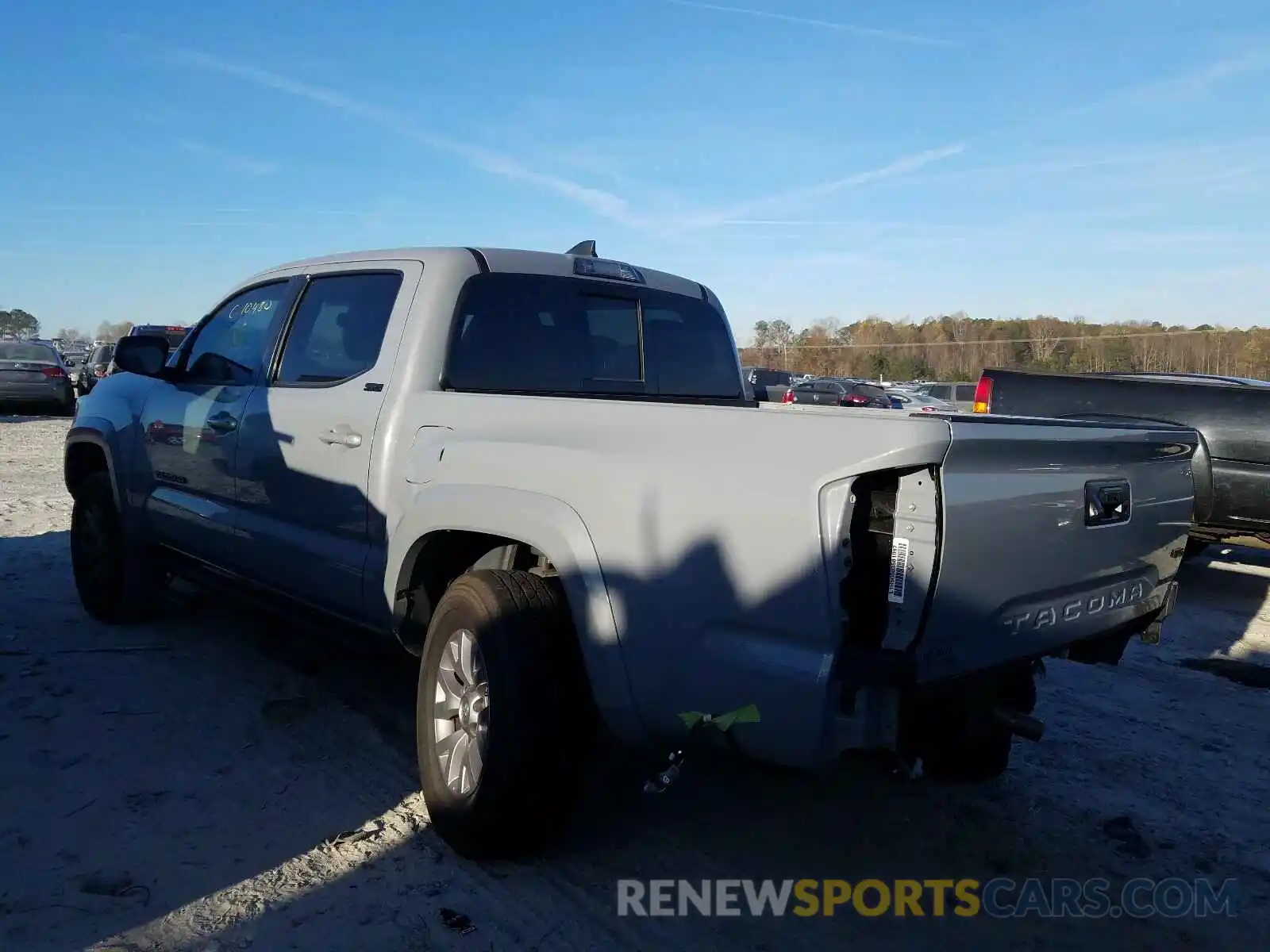 3 Photograph of a damaged car 3TMAZ5CN2KM108487 TOYOTA TACOMA 2019