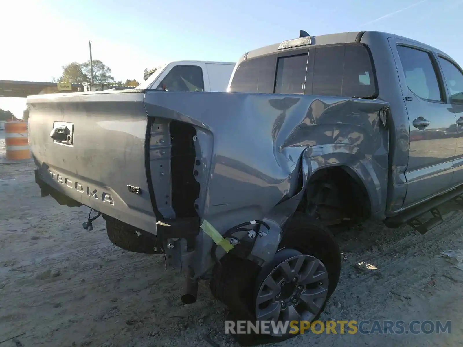 9 Photograph of a damaged car 3TMAZ5CN2KM108487 TOYOTA TACOMA 2019