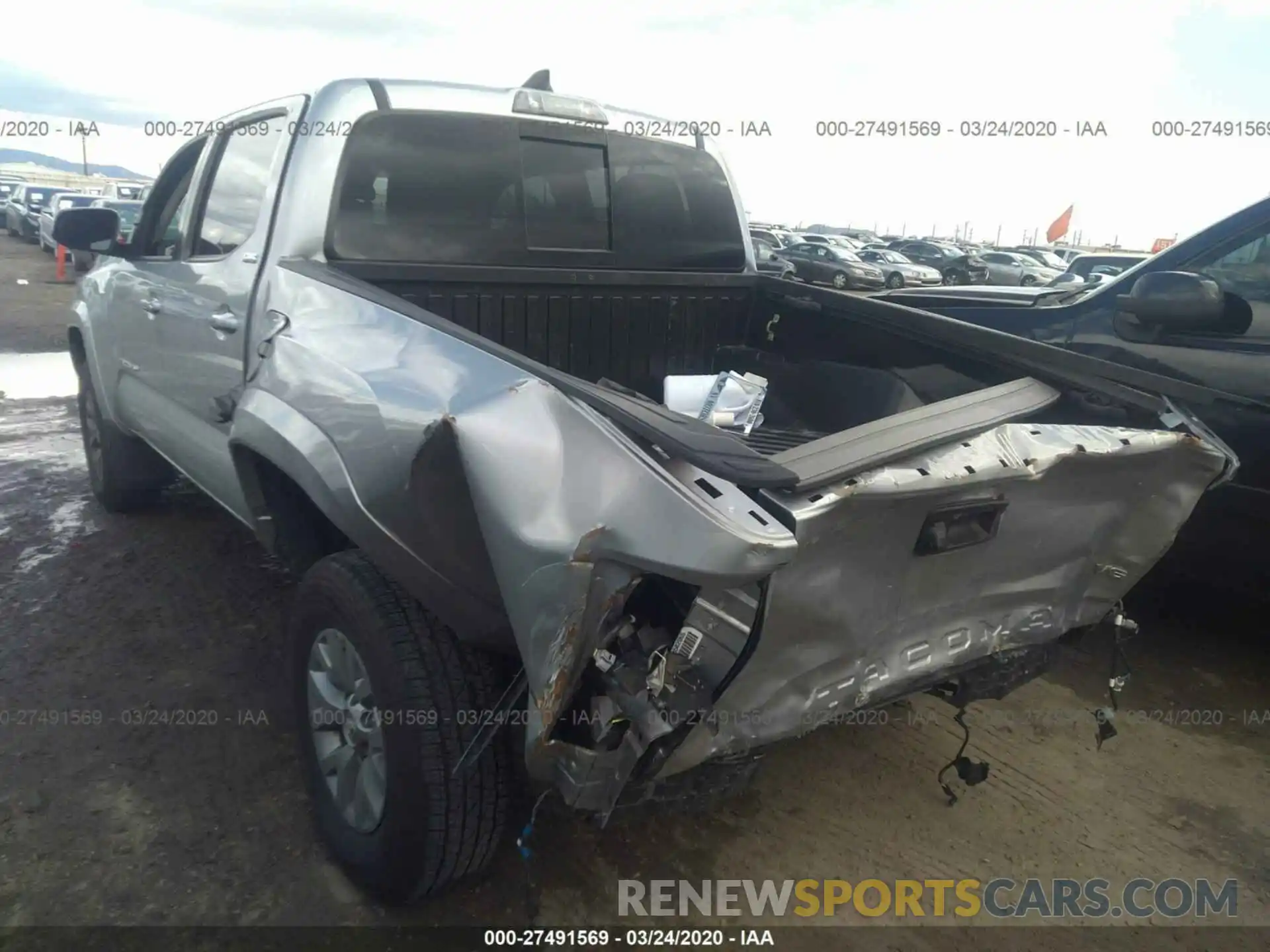 3 Фотография поврежденного автомобиля 3TMAZ5CN2KM108716 TOYOTA TACOMA 2019