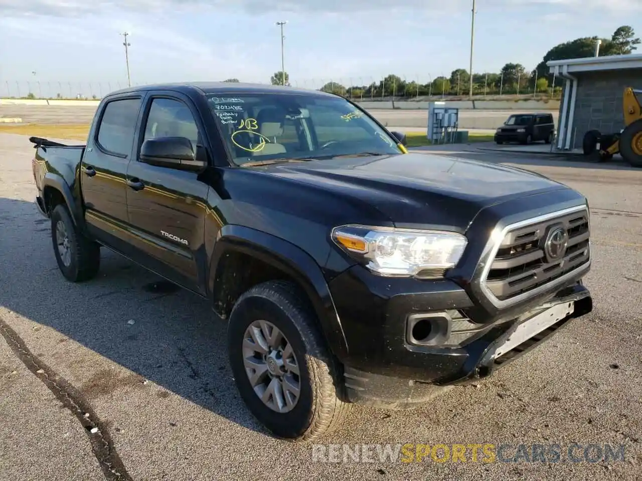 1 Photograph of a damaged car 3TMAZ5CN2KM109560 TOYOTA TACOMA 2019