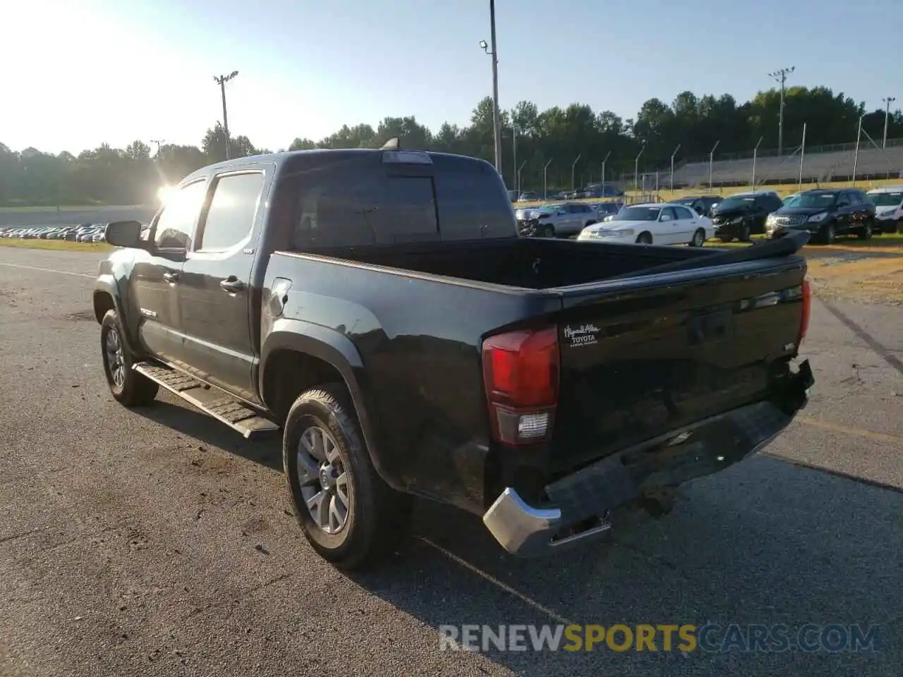 3 Photograph of a damaged car 3TMAZ5CN2KM109560 TOYOTA TACOMA 2019