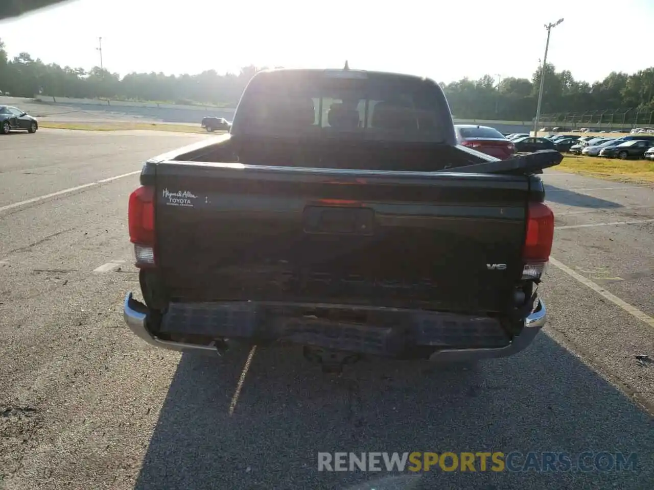 9 Photograph of a damaged car 3TMAZ5CN2KM109560 TOYOTA TACOMA 2019