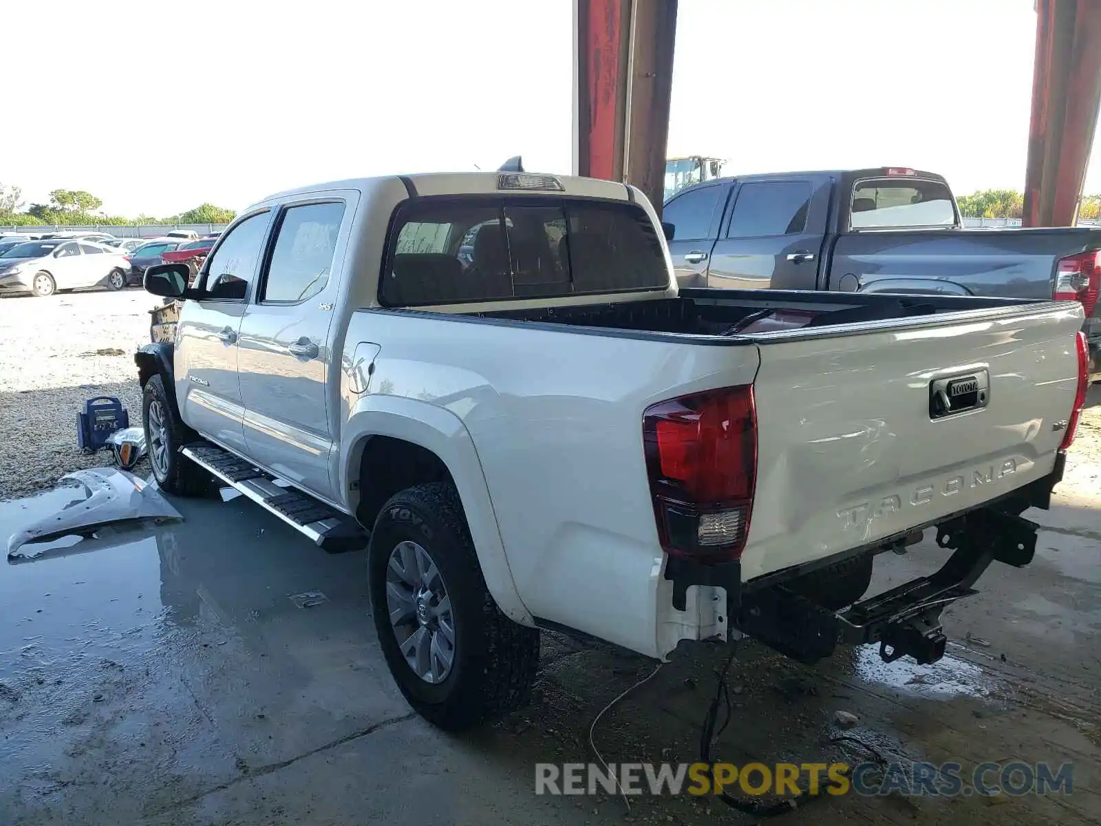 3 Photograph of a damaged car 3TMAZ5CN2KM110675 TOYOTA TACOMA 2019