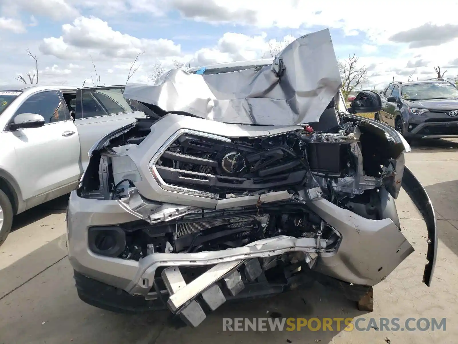 9 Photograph of a damaged car 3TMAZ5CN2KM112149 TOYOTA TACOMA 2019