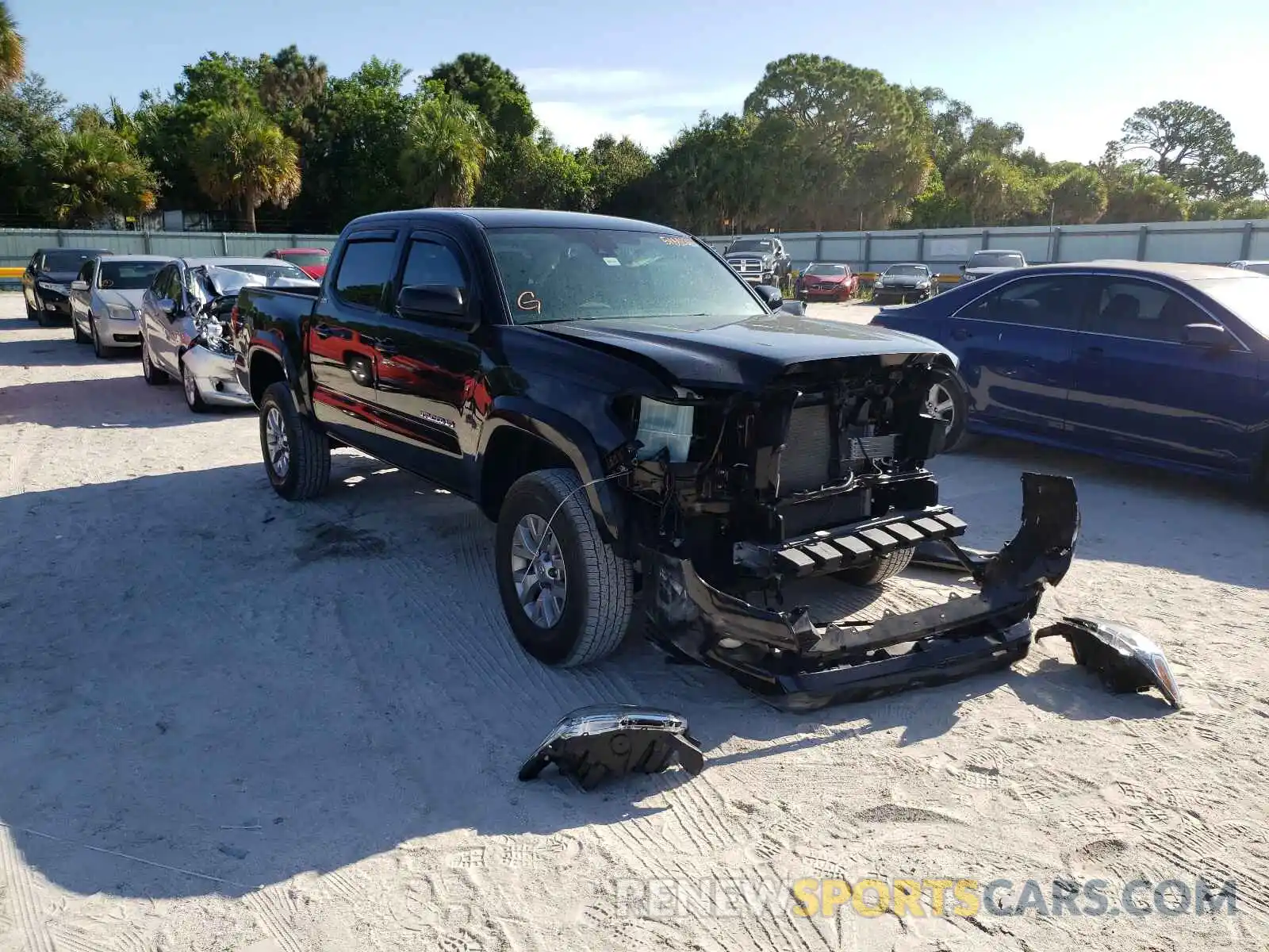 1 Photograph of a damaged car 3TMAZ5CN2KM112328 TOYOTA TACOMA 2019