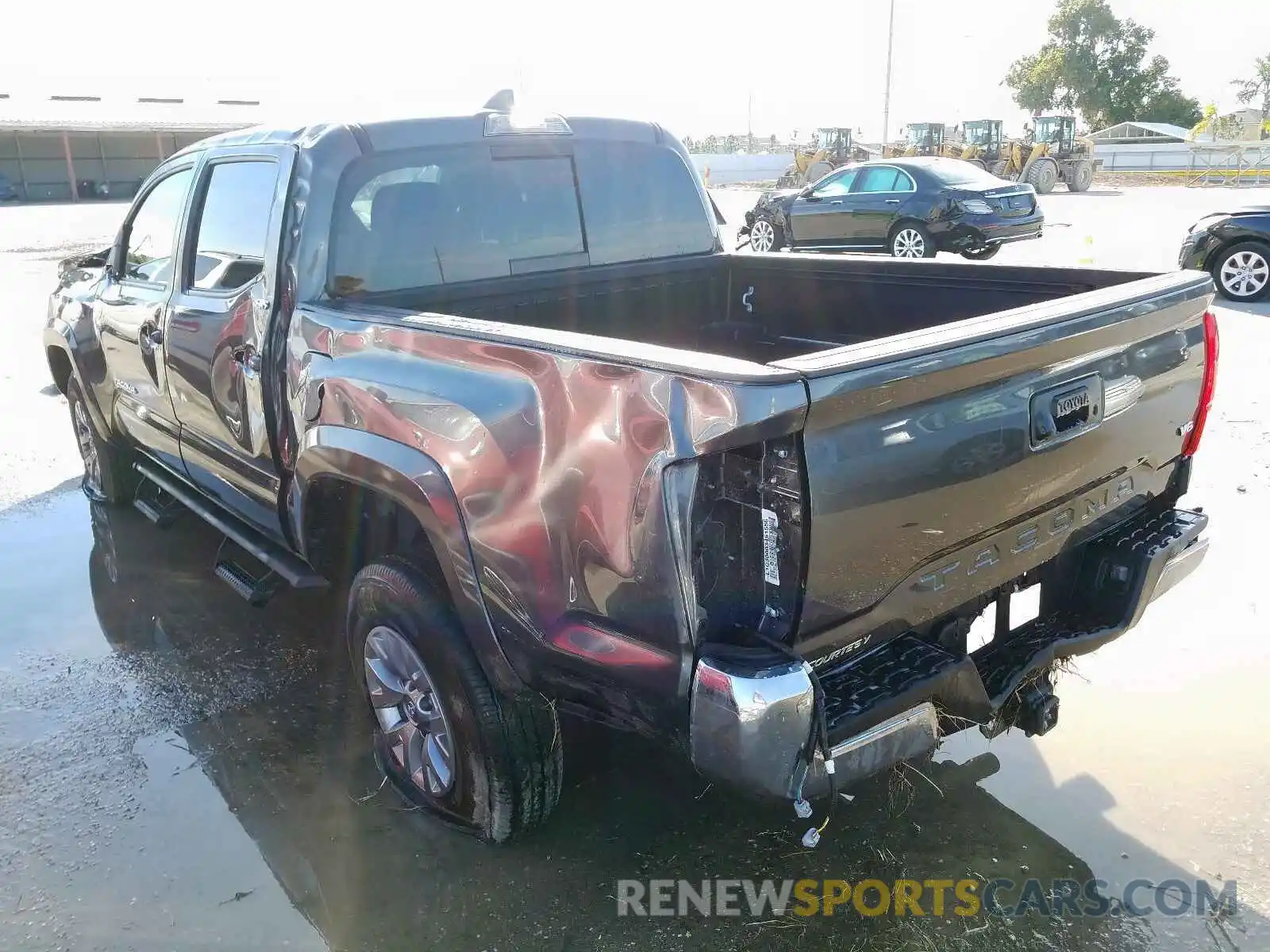 3 Photograph of a damaged car 3TMAZ5CN3KM080599 TOYOTA TACOMA 2019