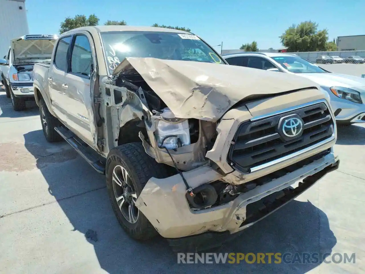 1 Photograph of a damaged car 3TMAZ5CN3KM081316 TOYOTA TACOMA 2019