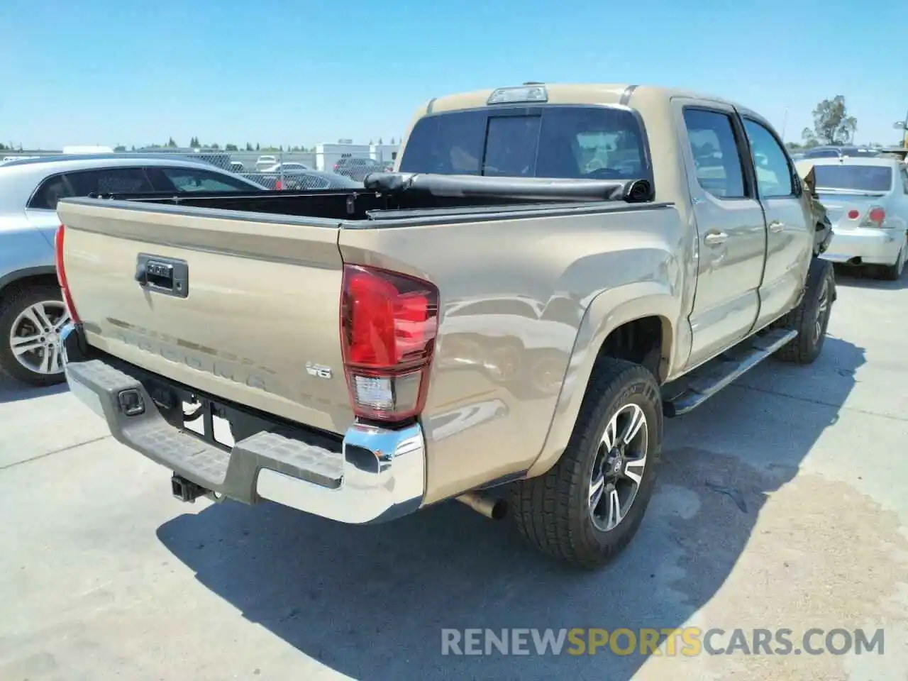 4 Photograph of a damaged car 3TMAZ5CN3KM081316 TOYOTA TACOMA 2019