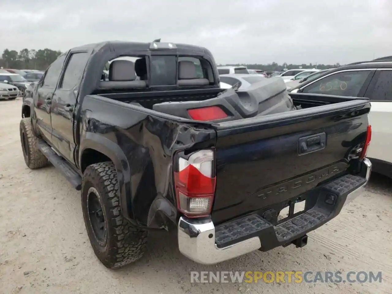 3 Photograph of a damaged car 3TMAZ5CN3KM082935 TOYOTA TACOMA 2019